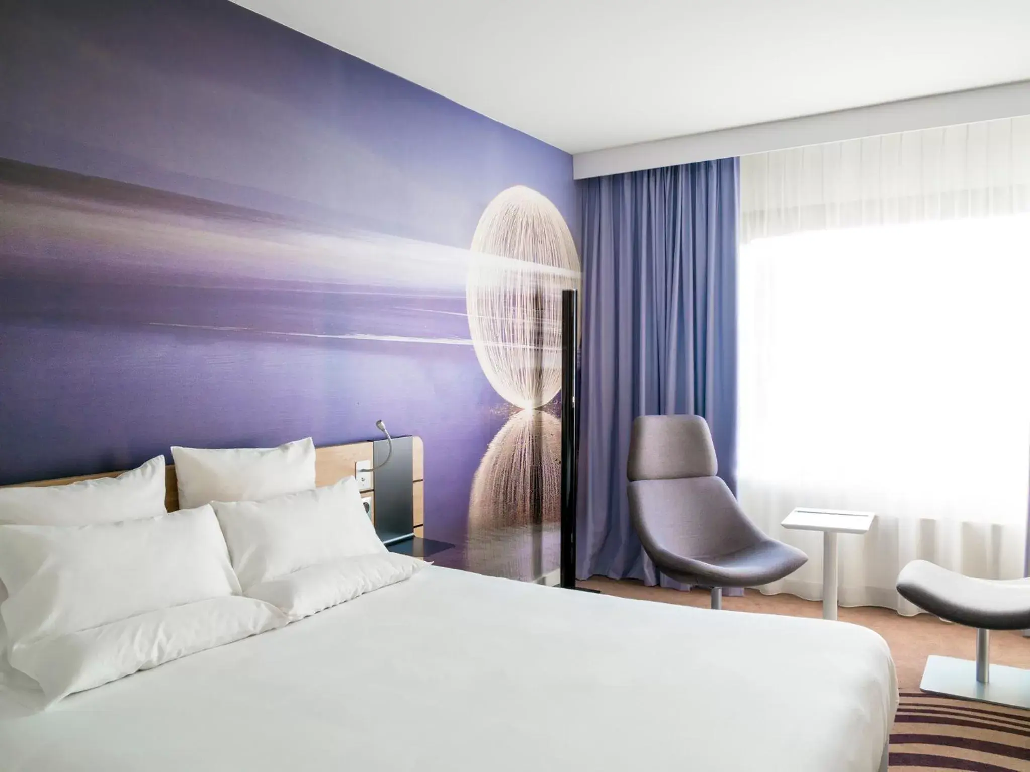 Photo of the whole room, Bed in Novotel Katowice Centrum