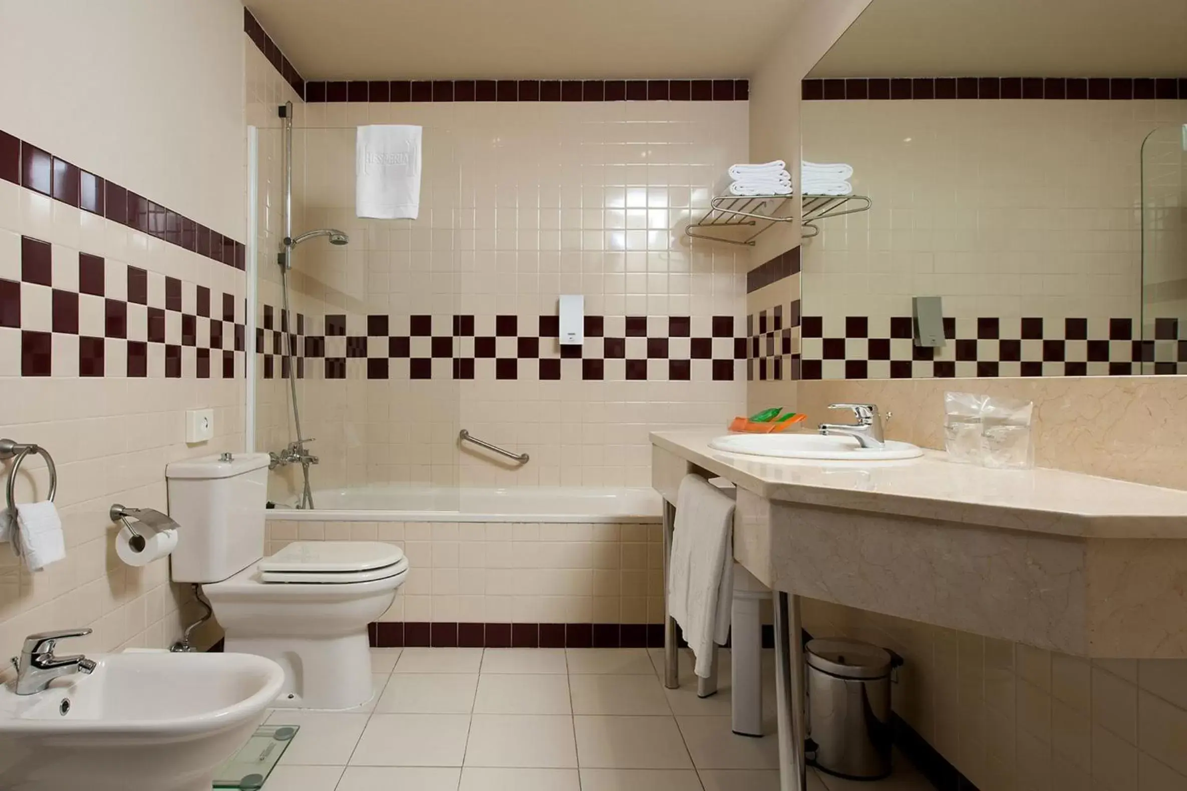 Bathroom in Abba Euskalduna Hotel