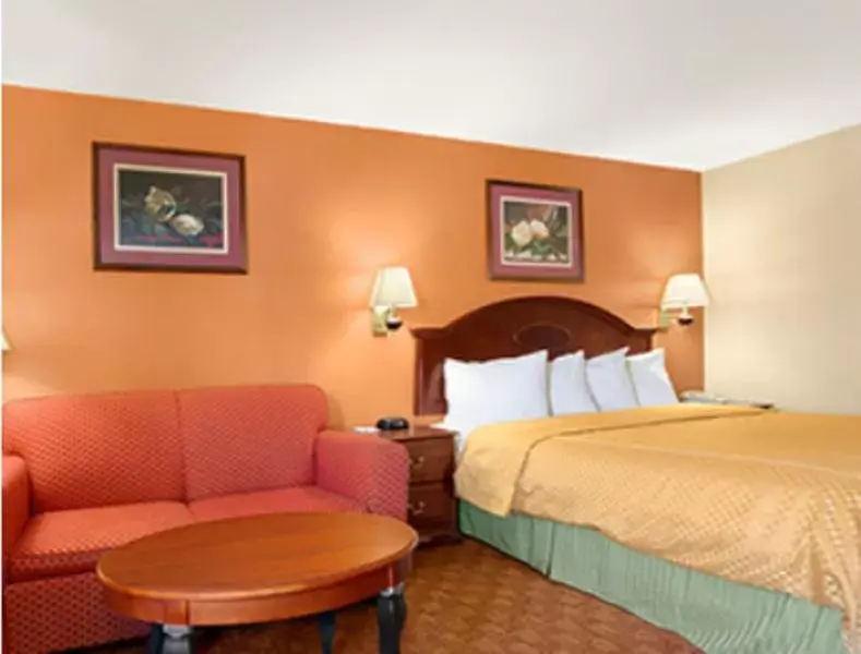 Bed in Ramada Limited - Columbia Bed in Ramada Limited - Columbia