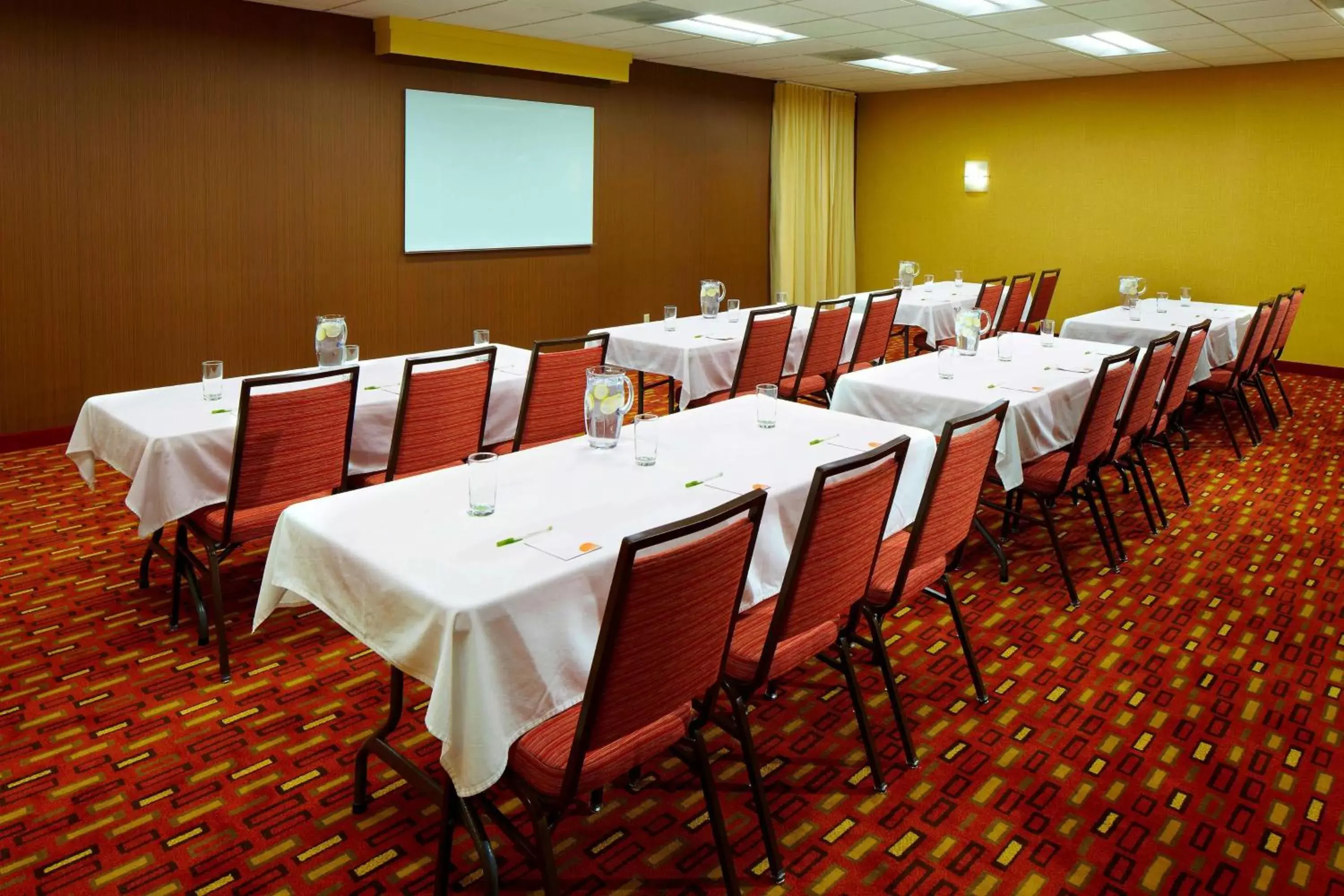 Meeting/conference room in Sonesta Select Bettendorf