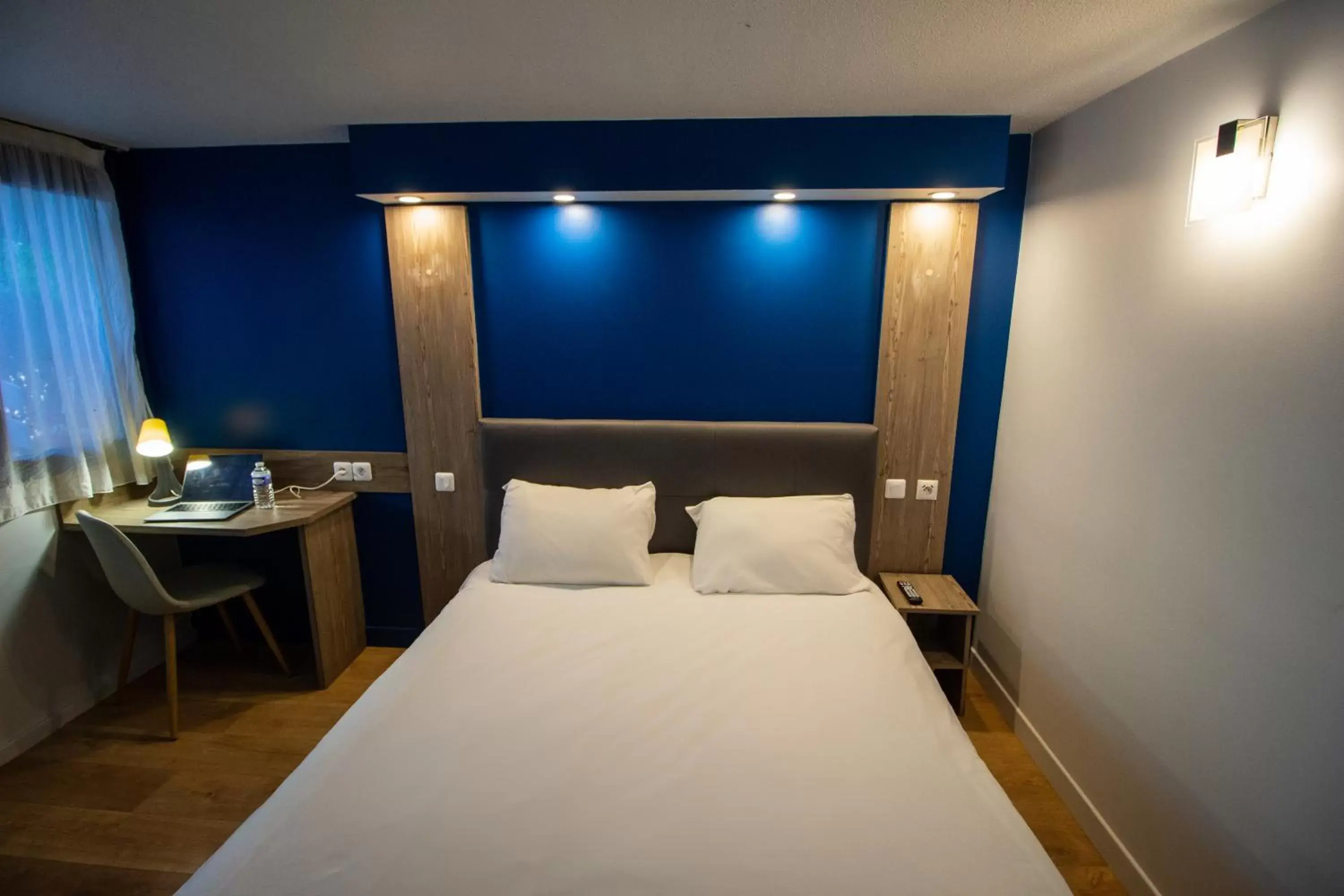 Photo of the whole room, Bed in Hotel RBX - Roubaix Centre