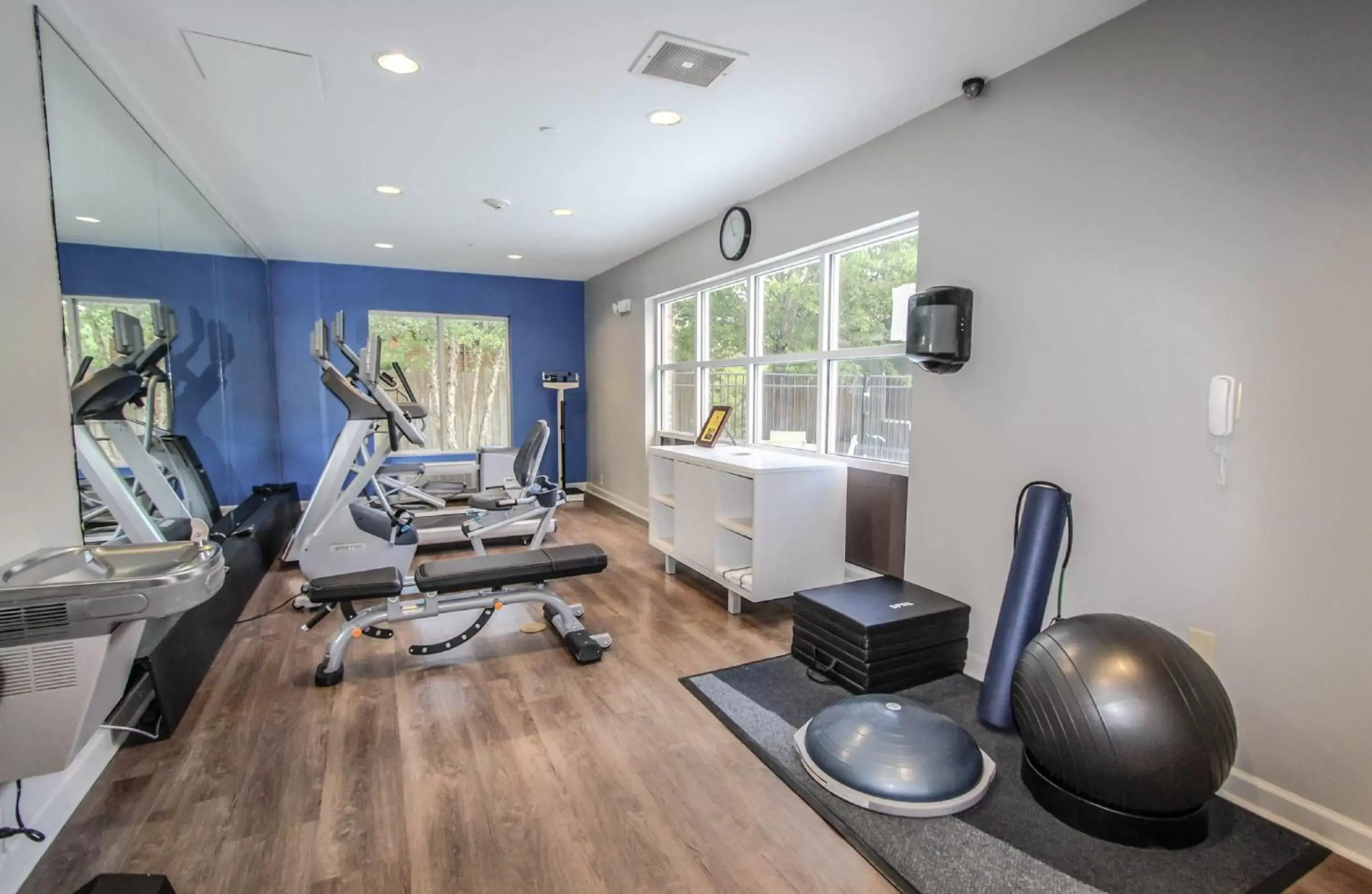 Fitness centre/facilities, Fitness Center/Facilities in Holiday Inn Express Hotel & Suites Charleston - North, an IHG Hotel