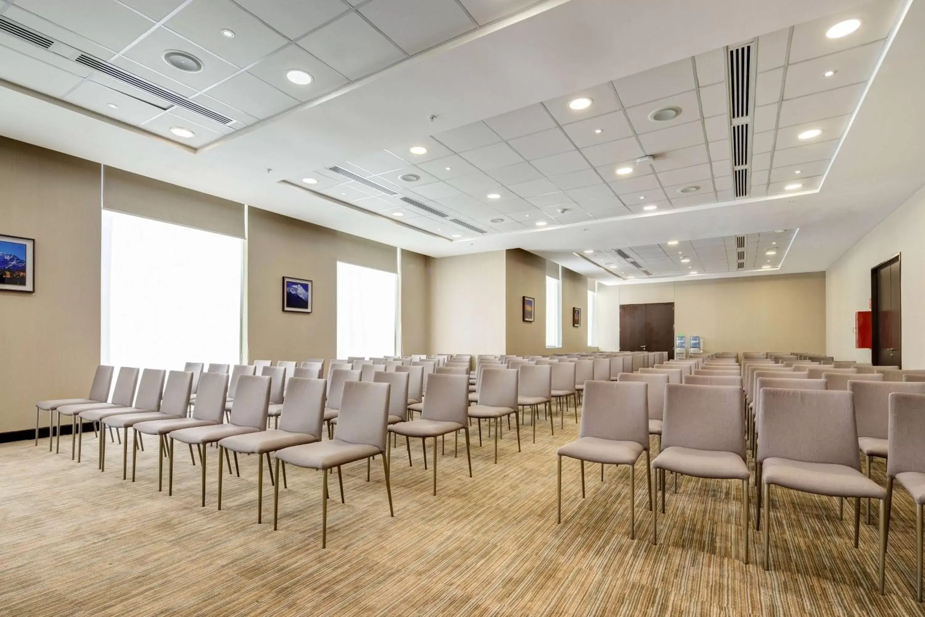Meeting/conference room in La Quinta by Wyndham Santiago Aeropuerto