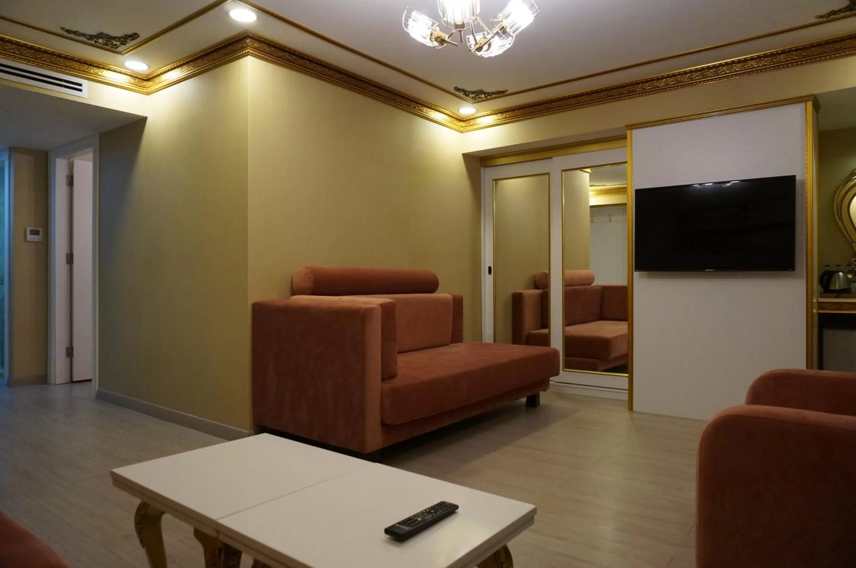 TV and multimedia in Phosphorion