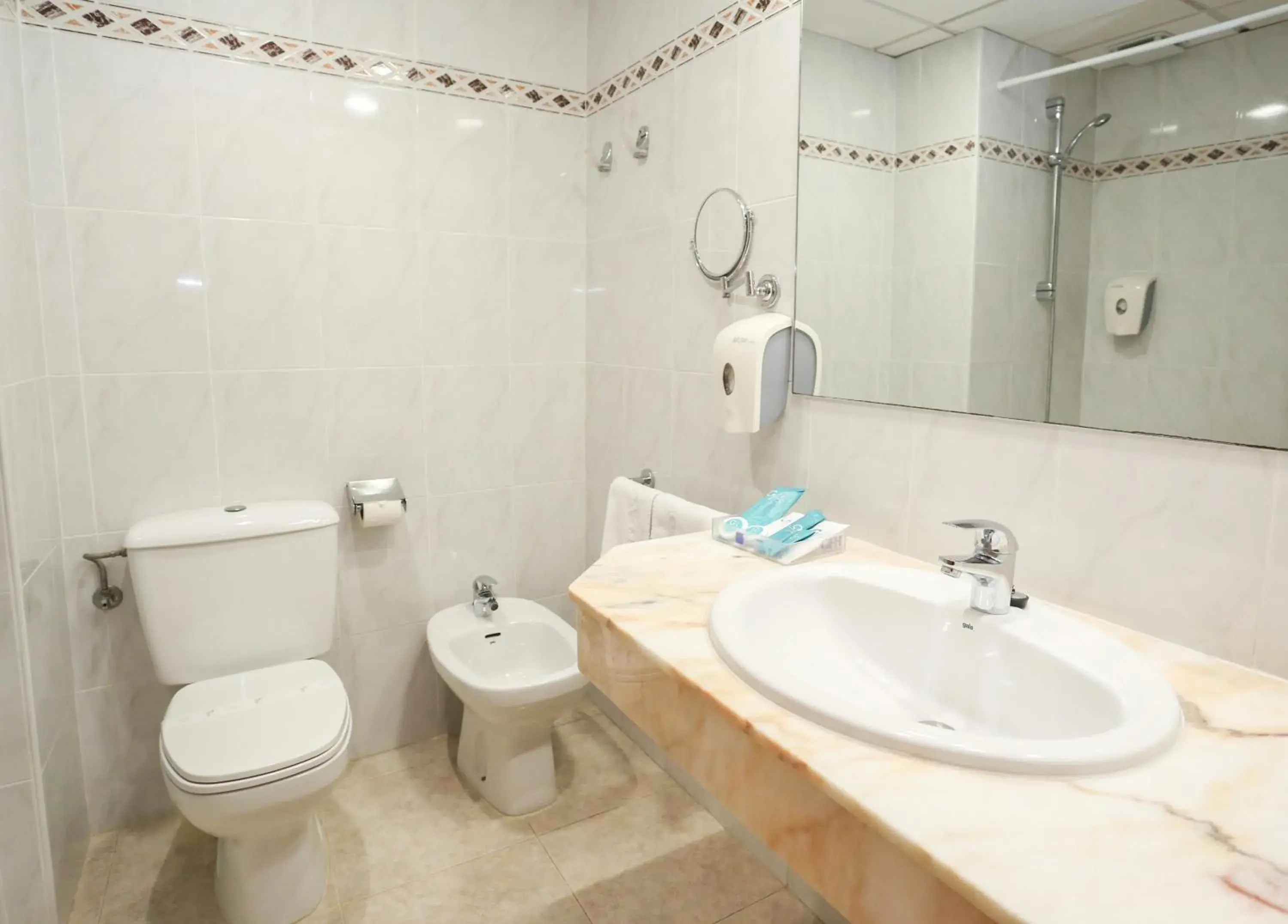 Standard Triple Room (2 Adults + 1 Child) in KAKTUS Hotel Volga Standard Triple Room (2 Adults + 1 Child) in KAKTUS Hotel Volga