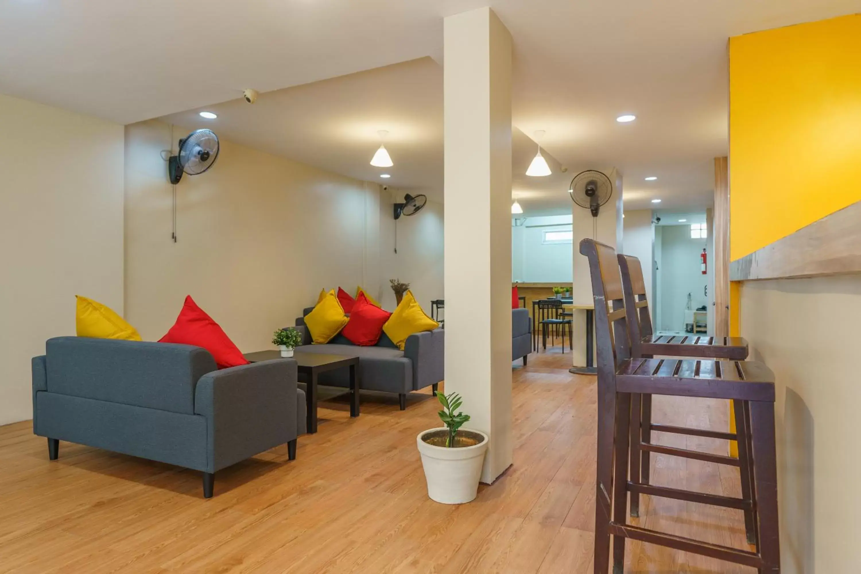 Property building in CheQinn Bed Sukhumvit 4 Nana Plaza Property building in CheQinn Bed Sukhumvit 4 Nana Plaza