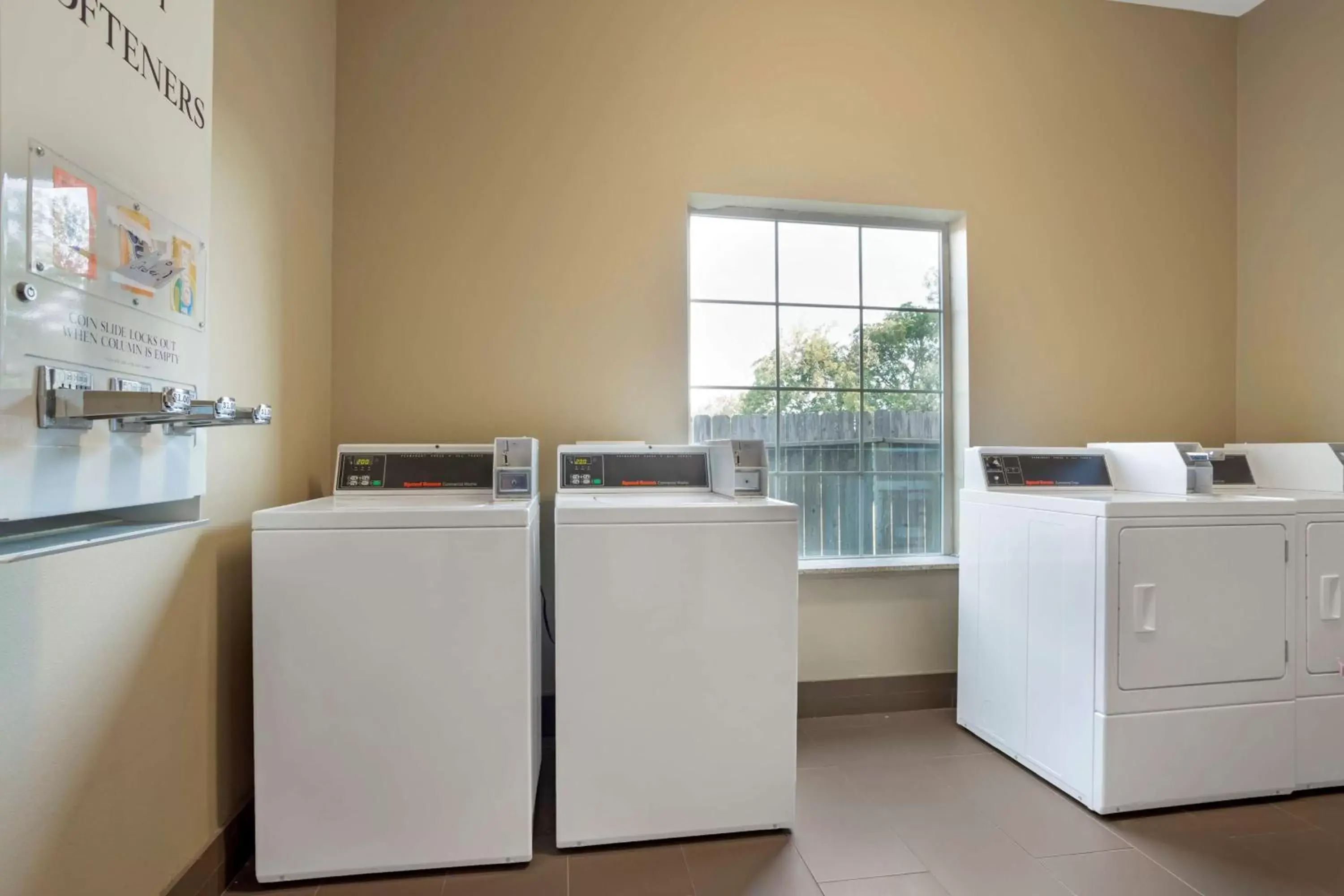 laundry, Kitchen/Kitchenette in Best Western Texas City