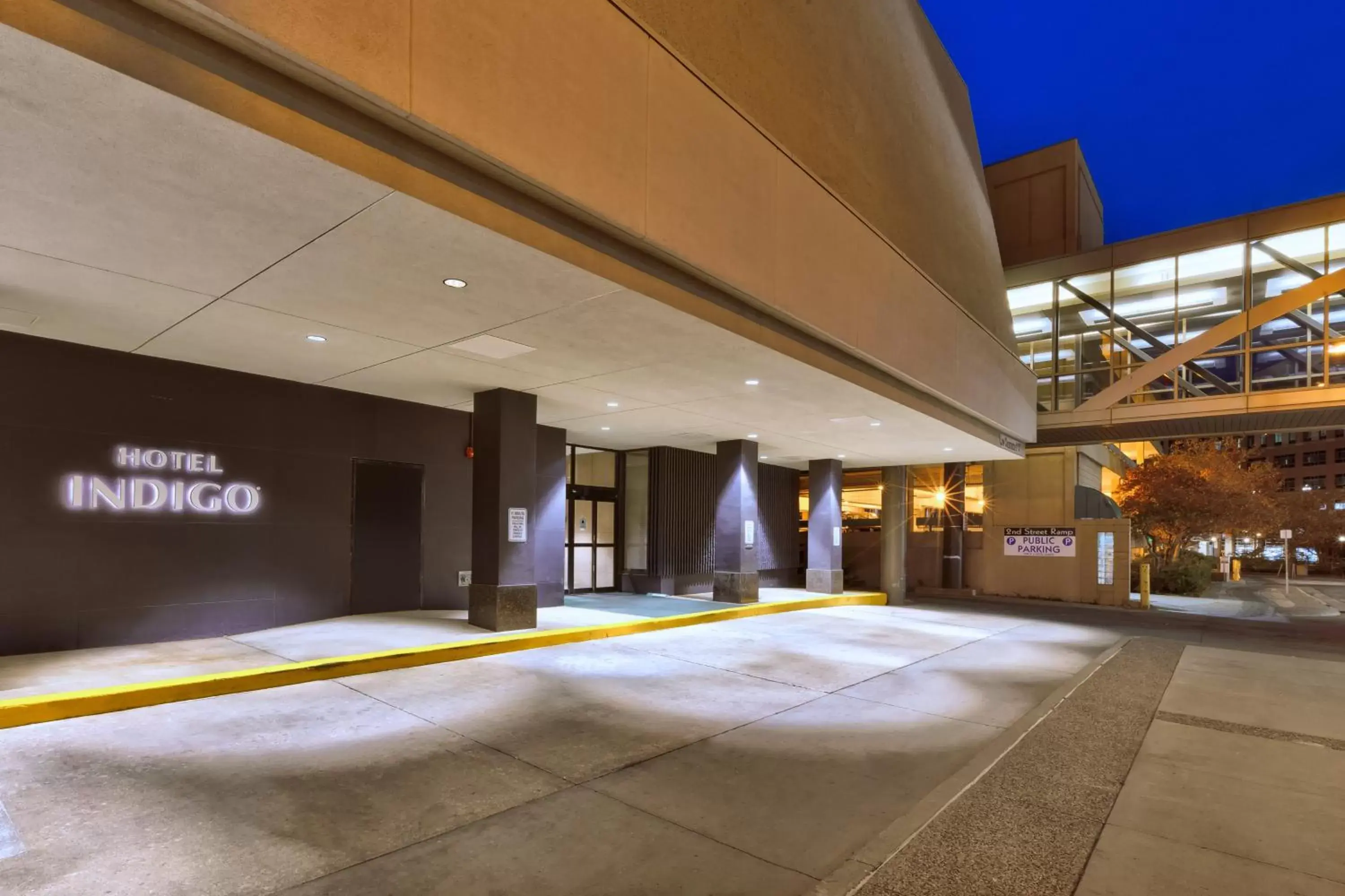 Property building in Hotel Indigo Rochester - Mayo Clinic Area