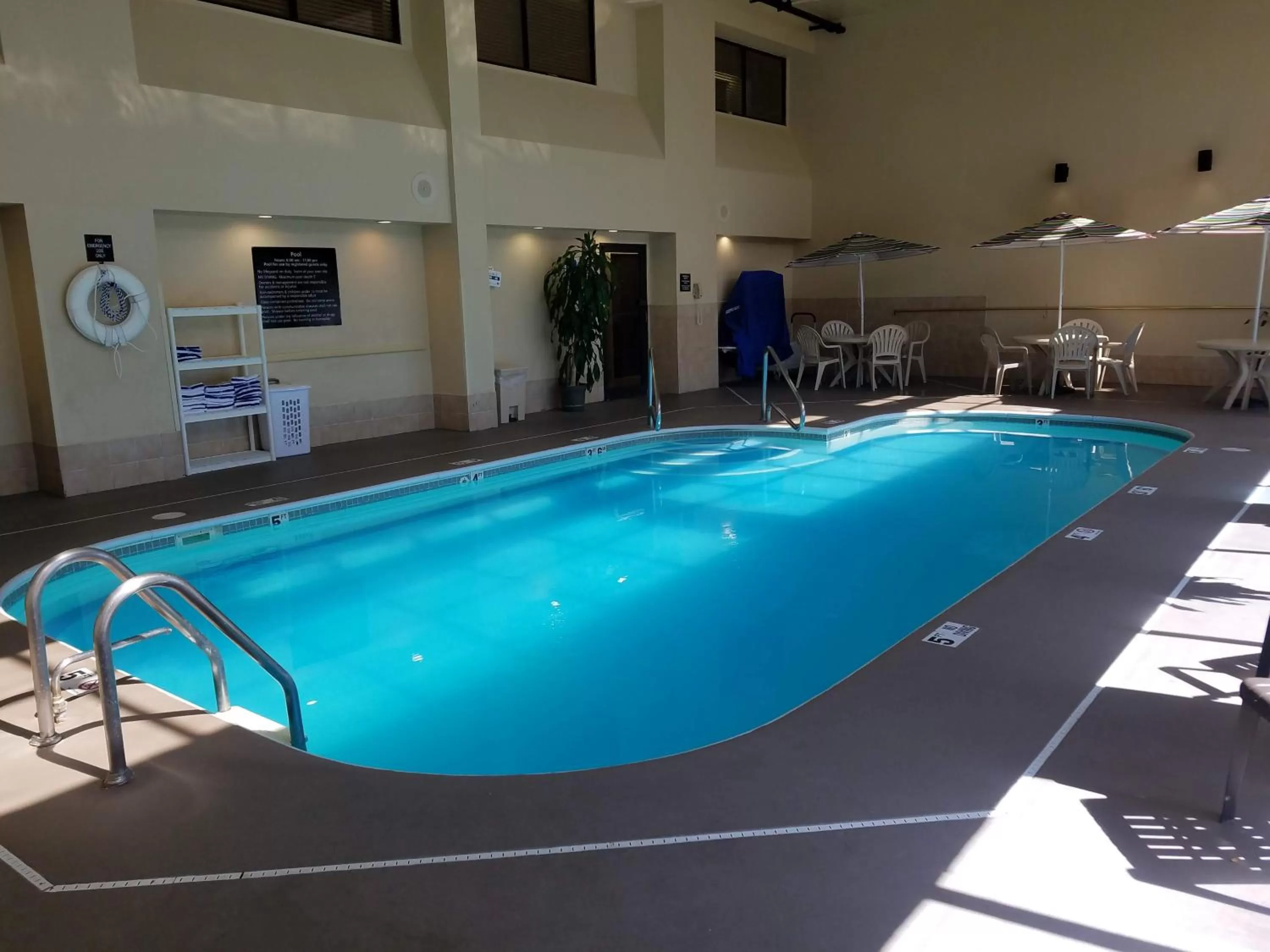 Swimming pool in MainStay Suites Springfield IL