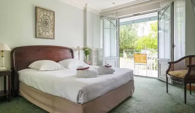 Balcony/Terrace, Bed in Maison Tirel Guérin, The Originals Collection