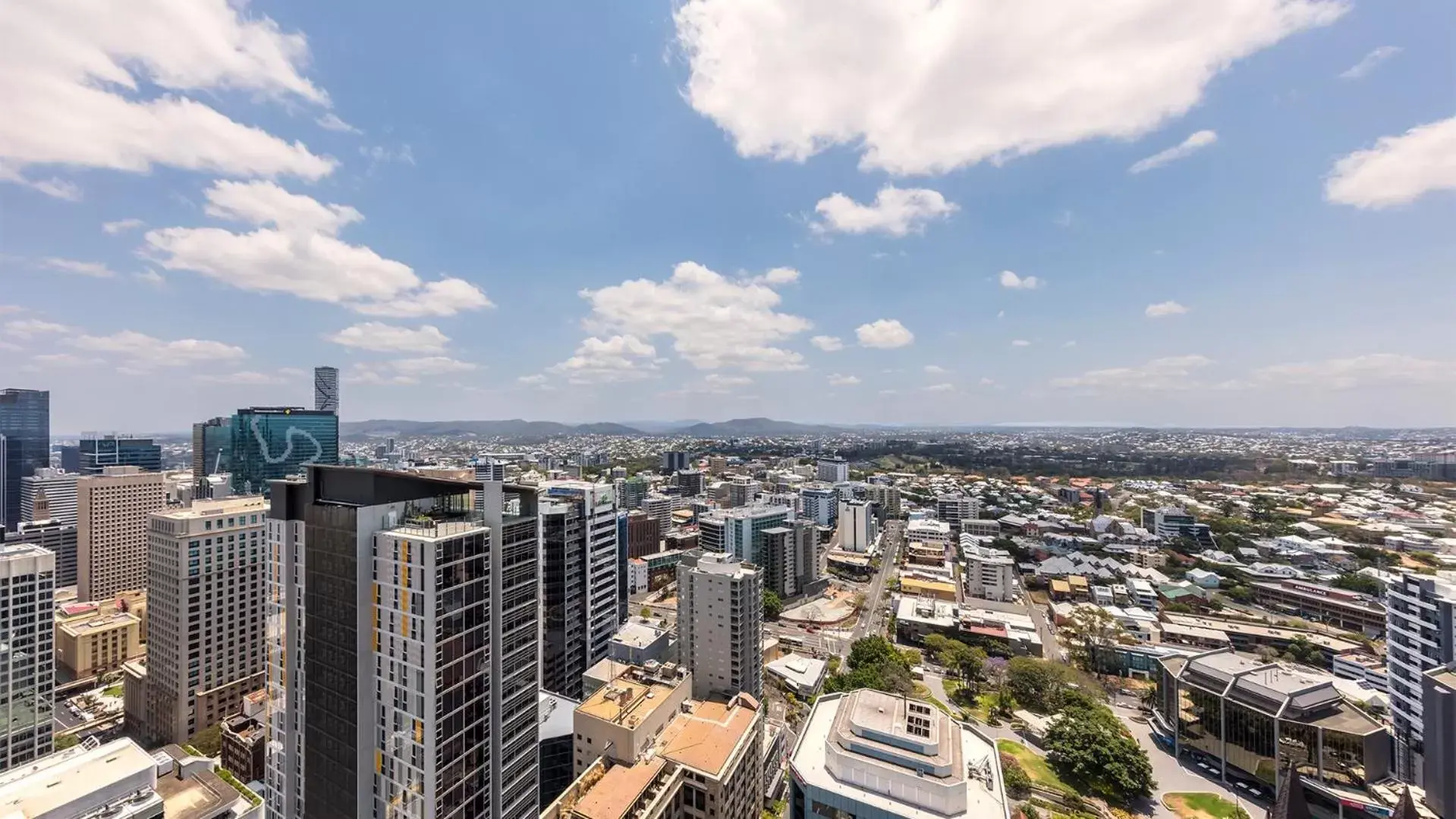 View (from property/room), Bird's-eye View in Oaks Brisbane Aurora Suites