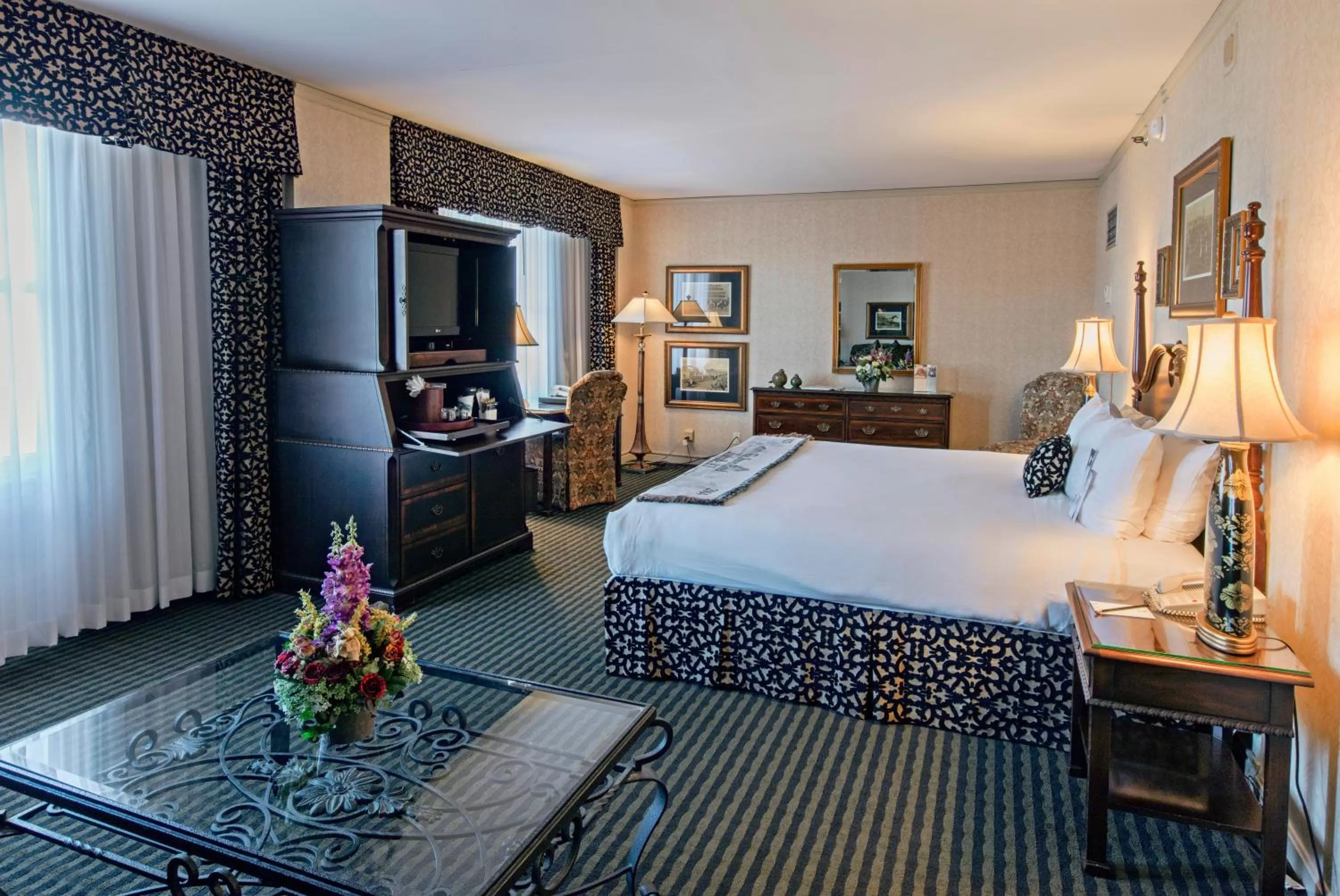 Bedroom, Bed in The Brown Hotel