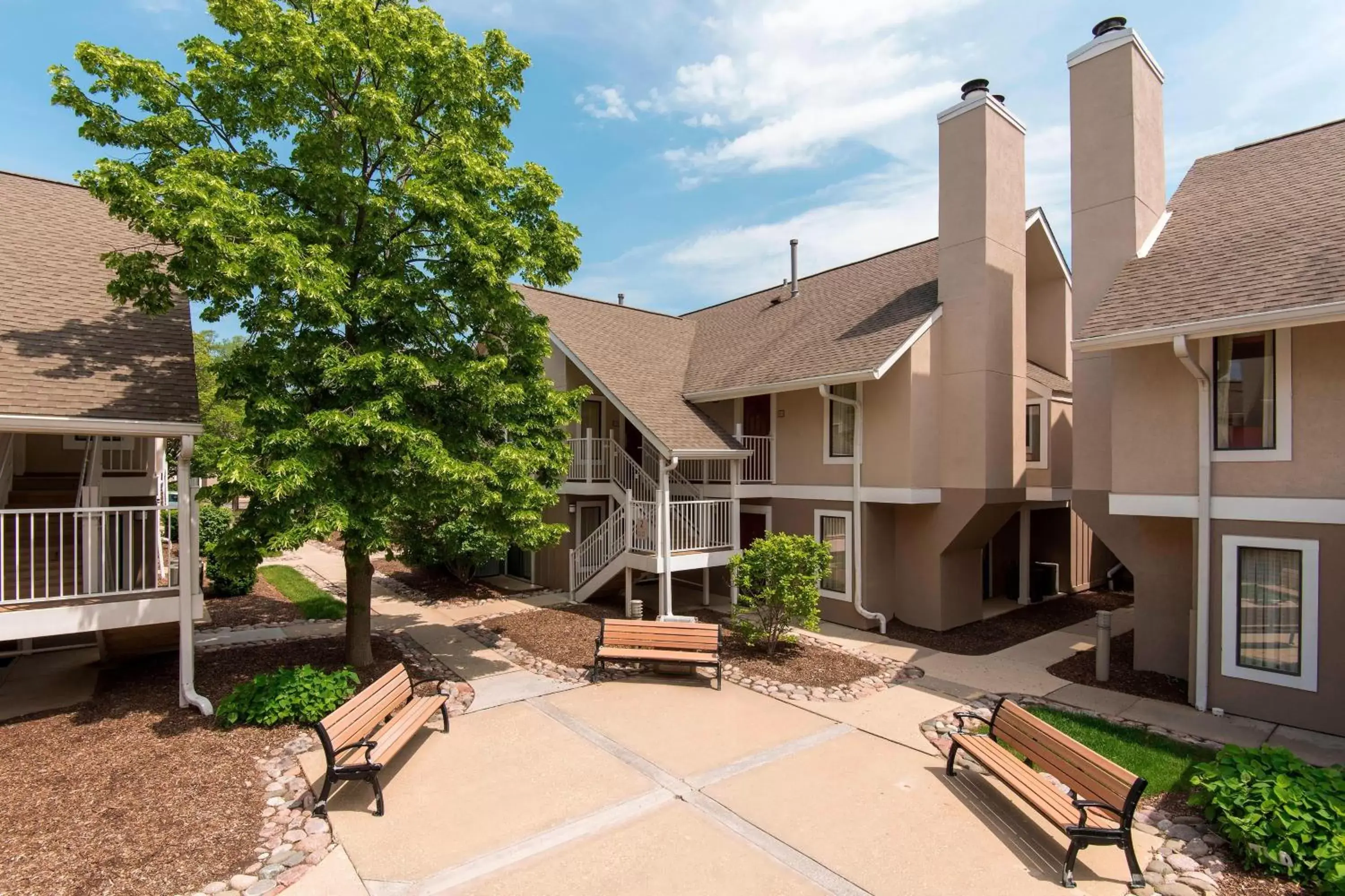 Property Building in Residence Inn Chicago Deerfield