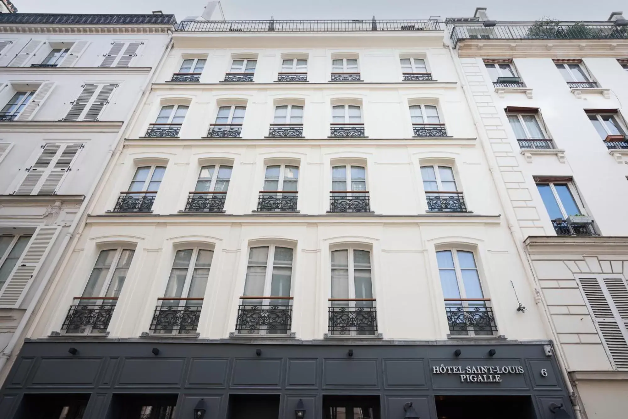 Facade/entrance, Property Building in Hotel Saint-Louis Pigalle