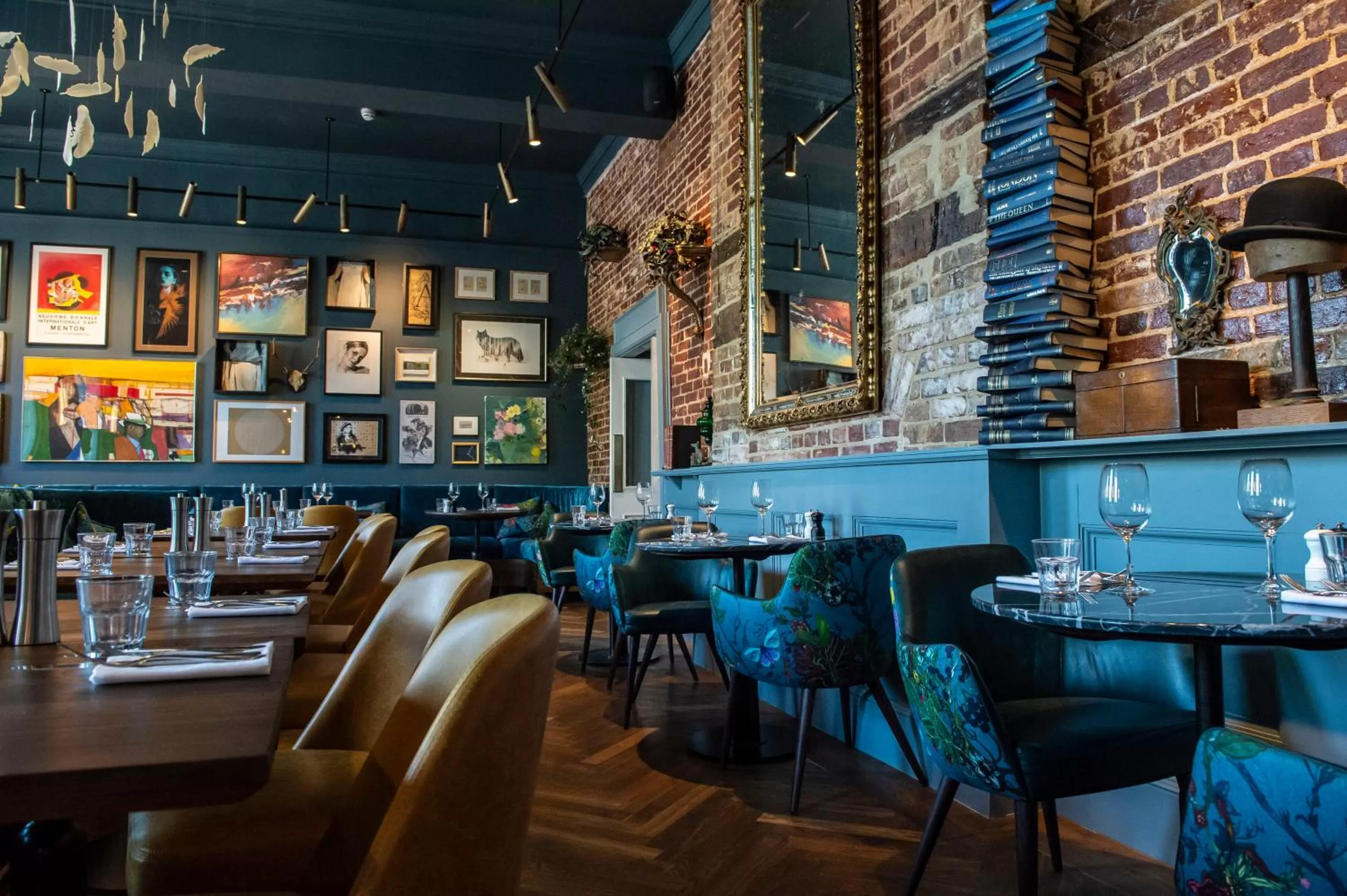 Restaurant/places to eat in Angel Hotel