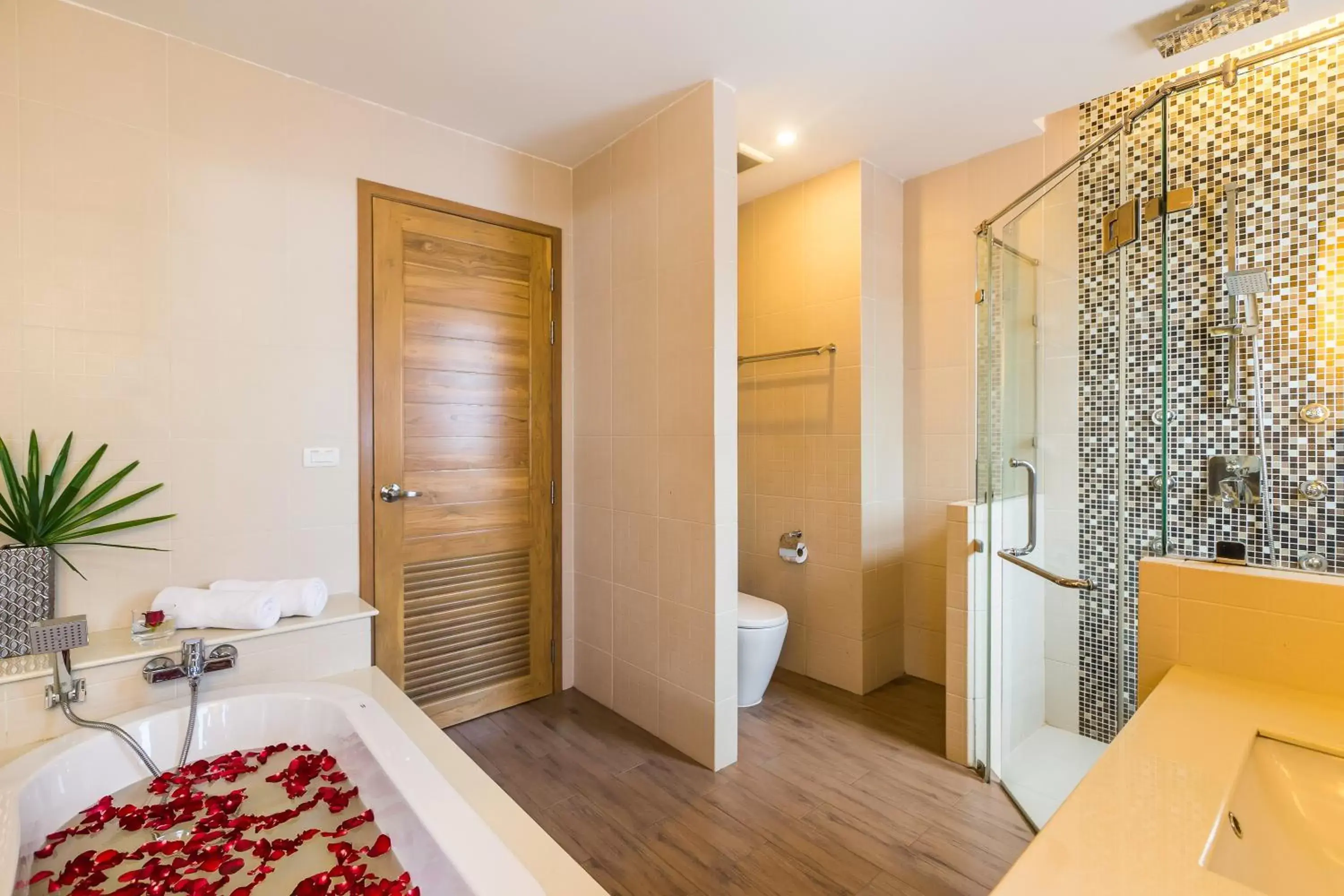 Premier Pool View Deluxe in Ayrest Hua Hin Hotel Premier Pool View Deluxe in Ayrest Hua Hin Hotel