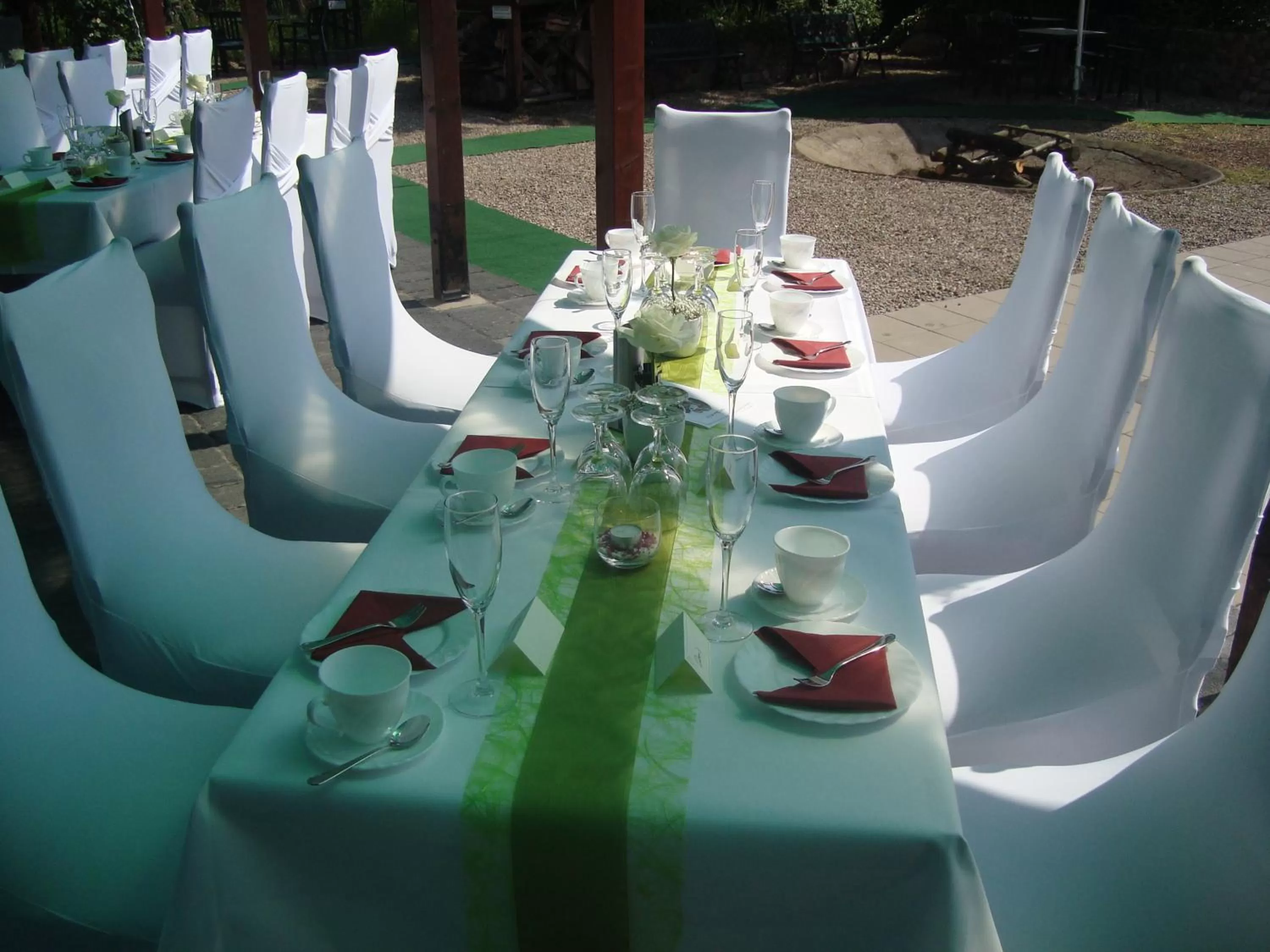 Restaurant/places to eat in Hotel Gasthof Goldener Hahn