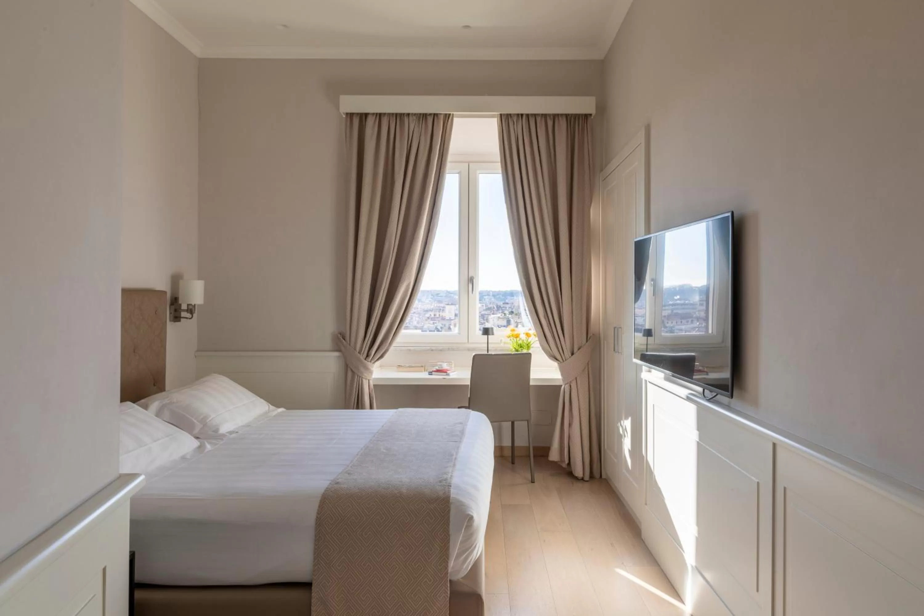 TV and multimedia, Bed in Hotel Scalinata Di Spagna