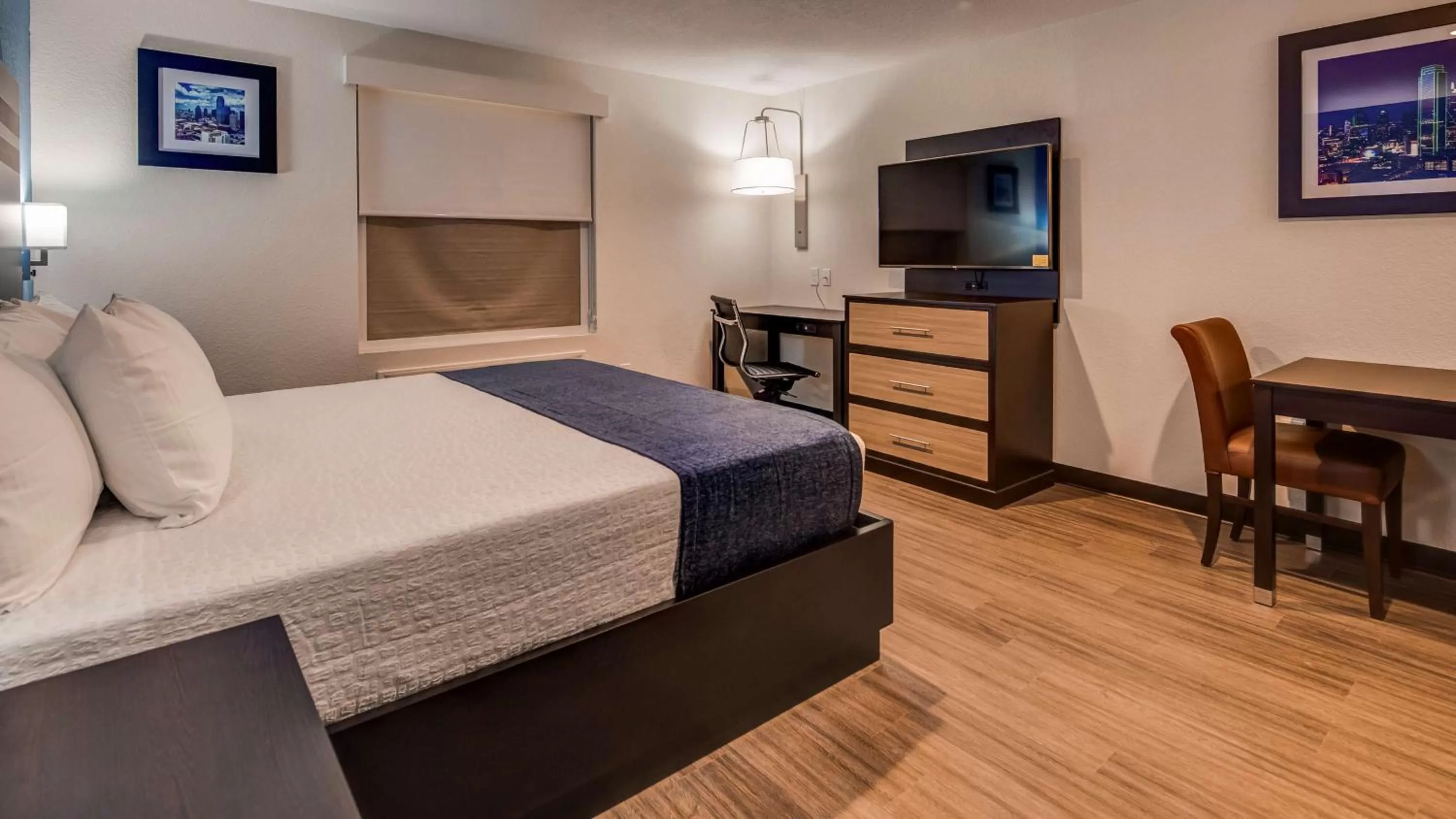 Photo of the whole room, Bed in SureStay Plus Hotel by Best Western Humble