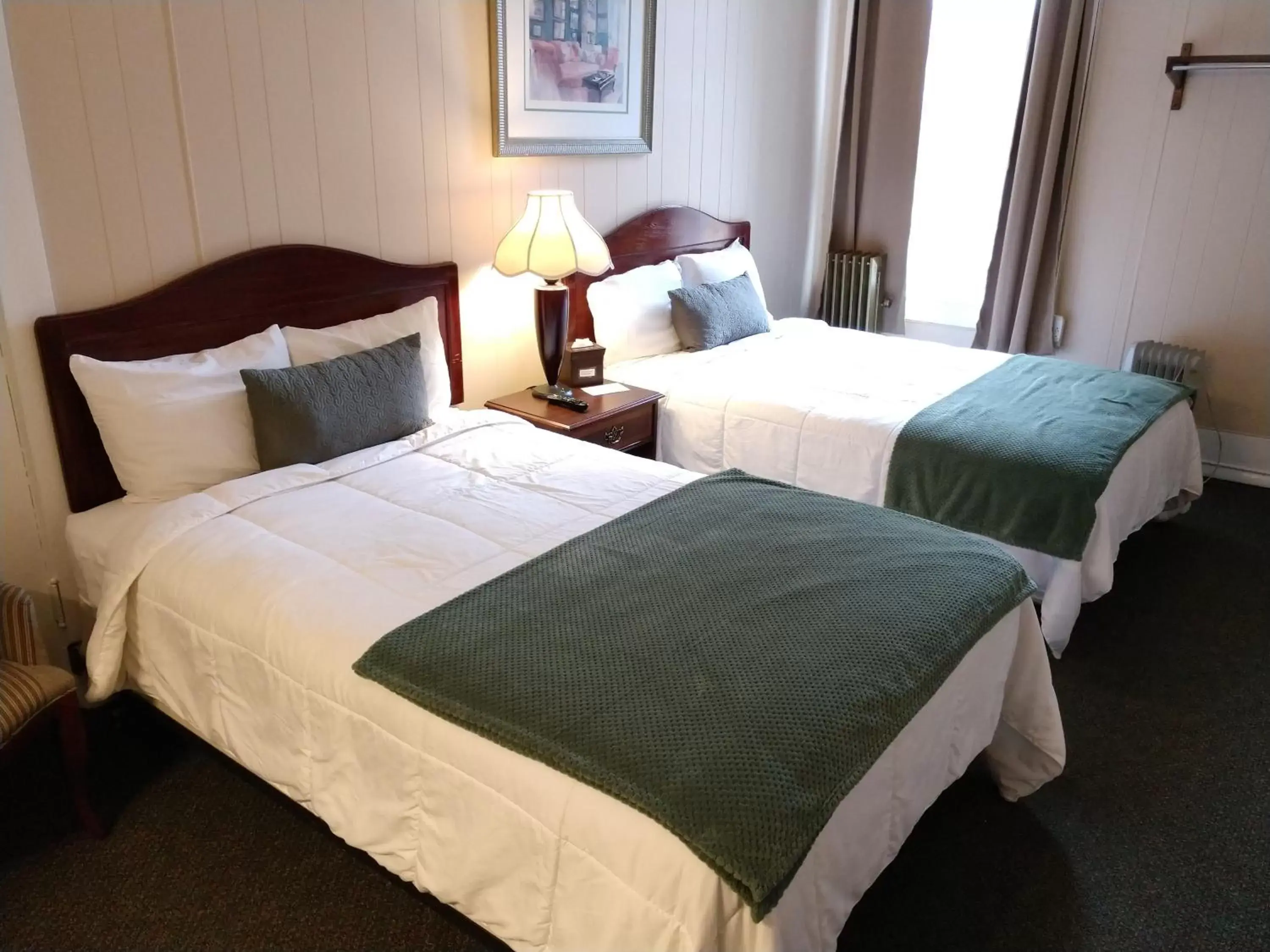 Bed in Hotel Wayne