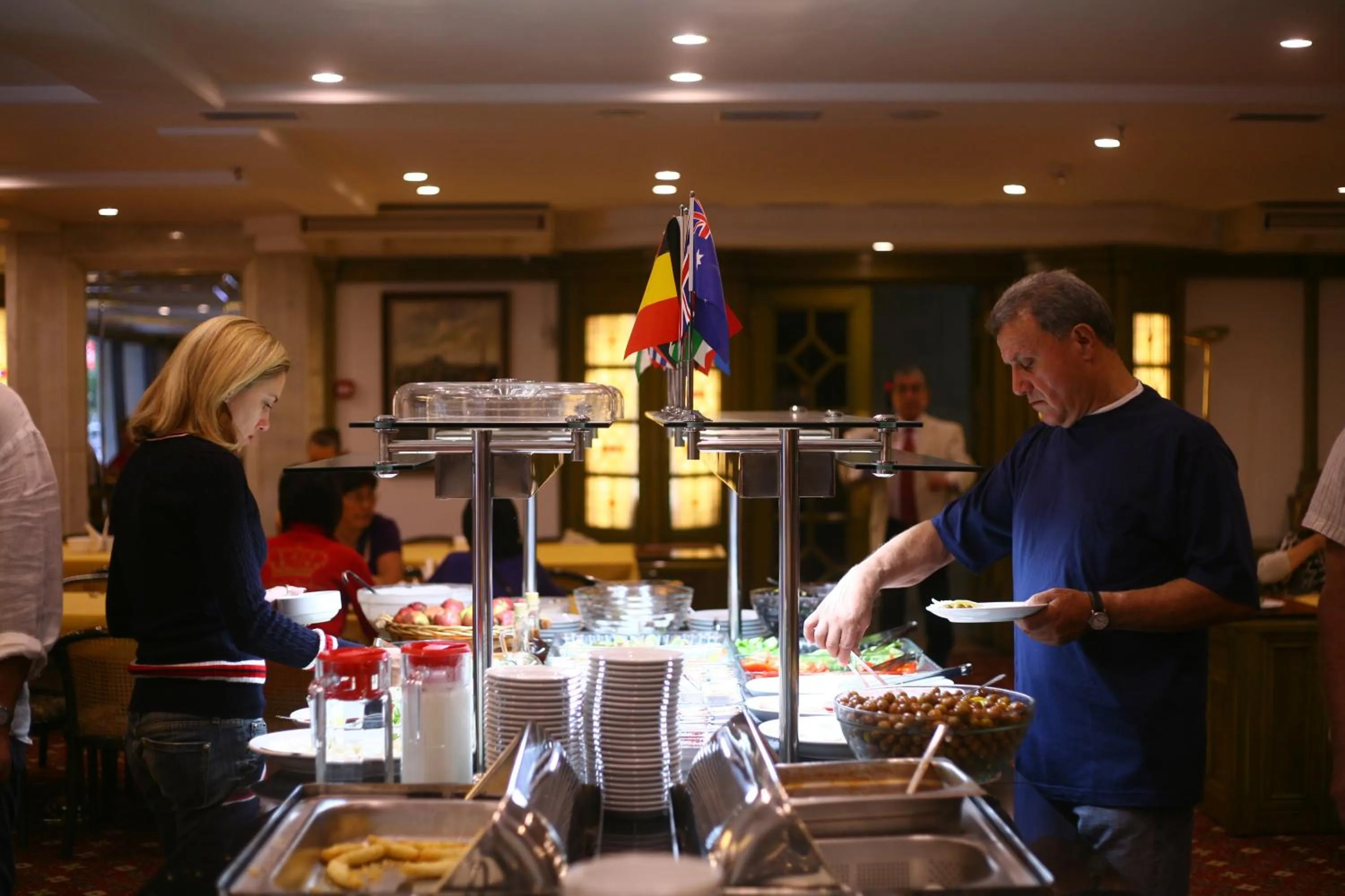 Restaurant/places to eat in Istanbul Royal Hotel