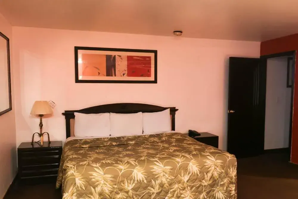 Bedroom, Bed in Hotel Fiesta Tijuana