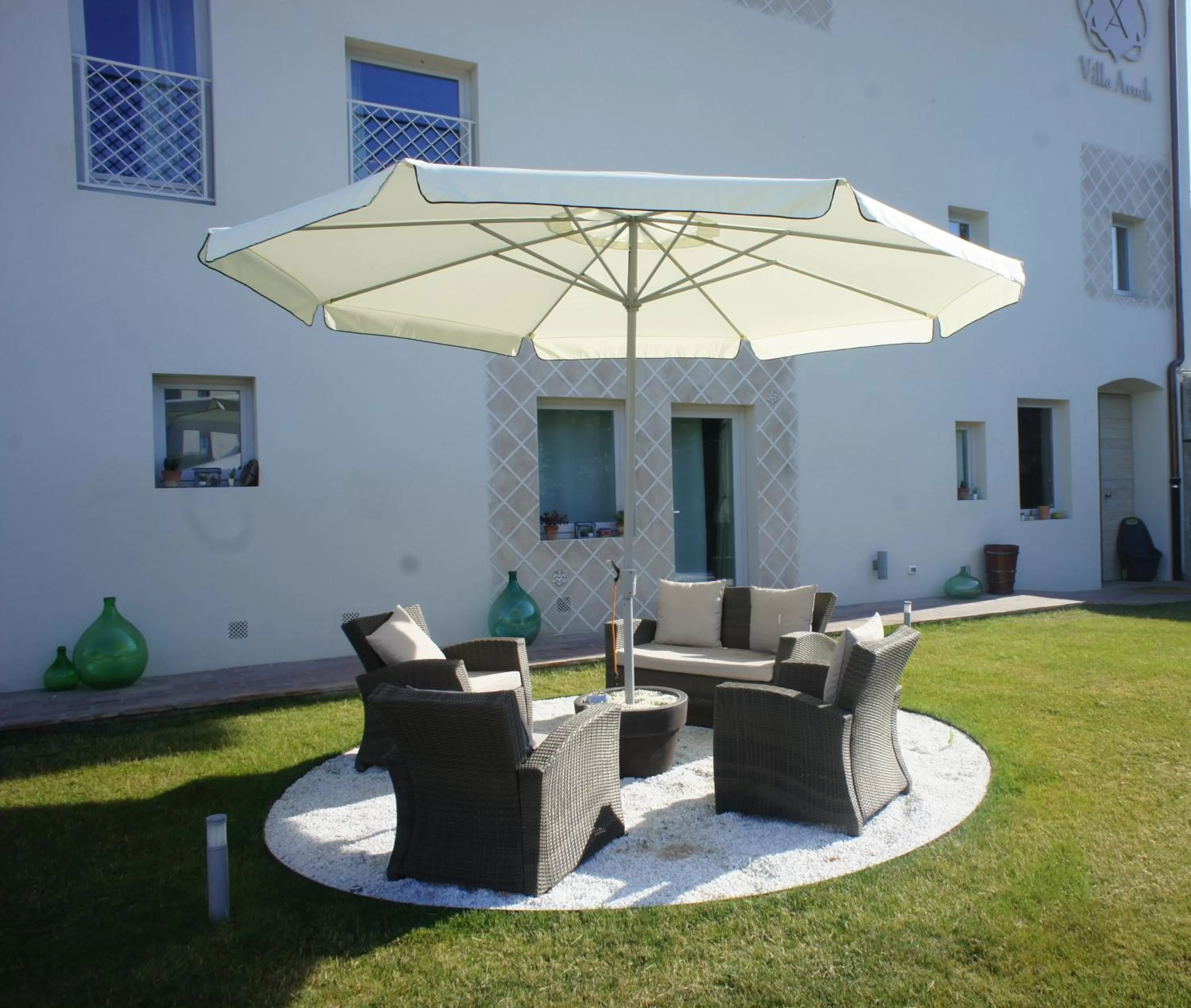 Property building in Villa Aruch