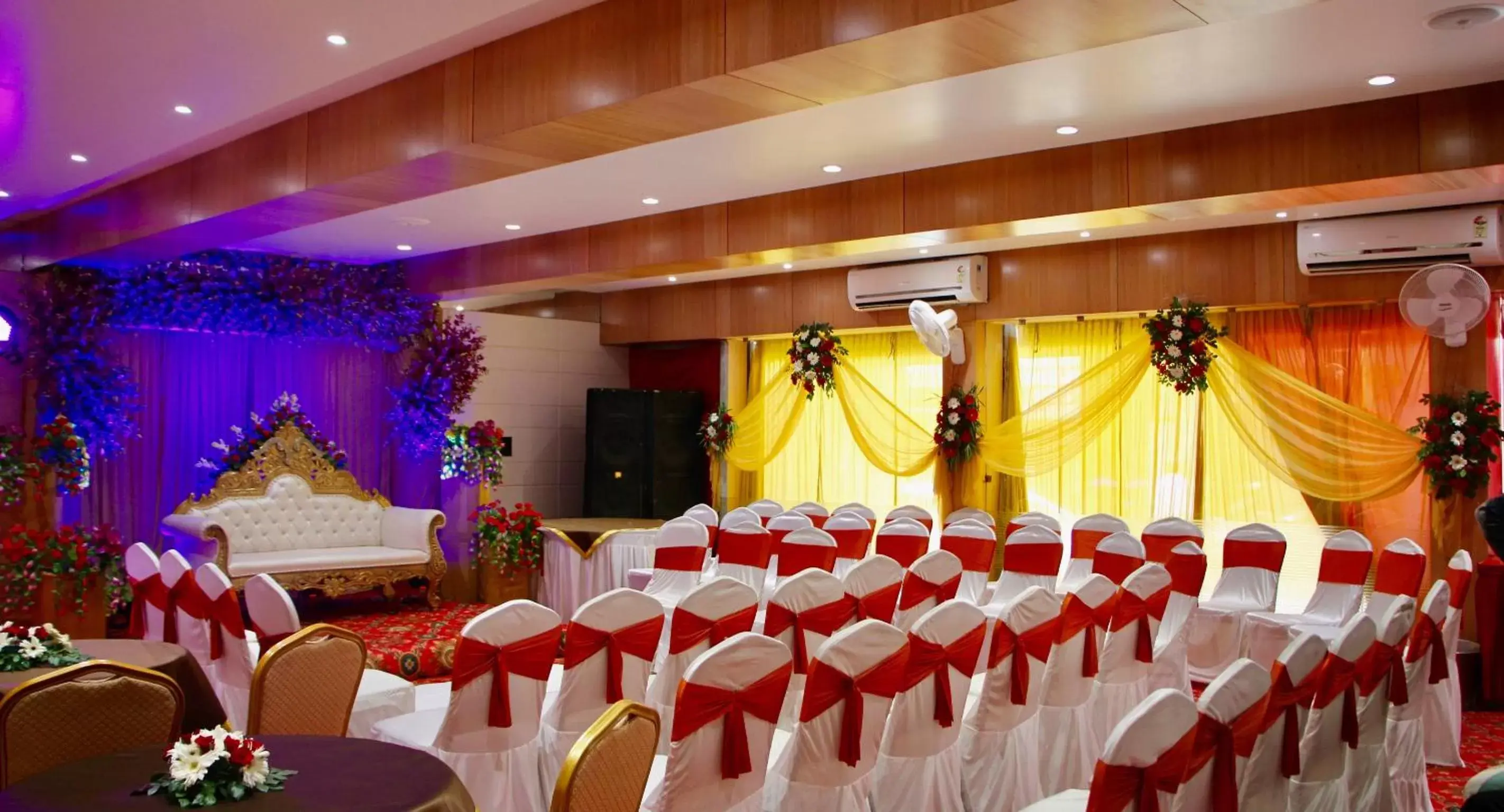 Banquet/Function facilities in Hotel Reva Regency Banquet/Function facilities in Hotel Reva Regency