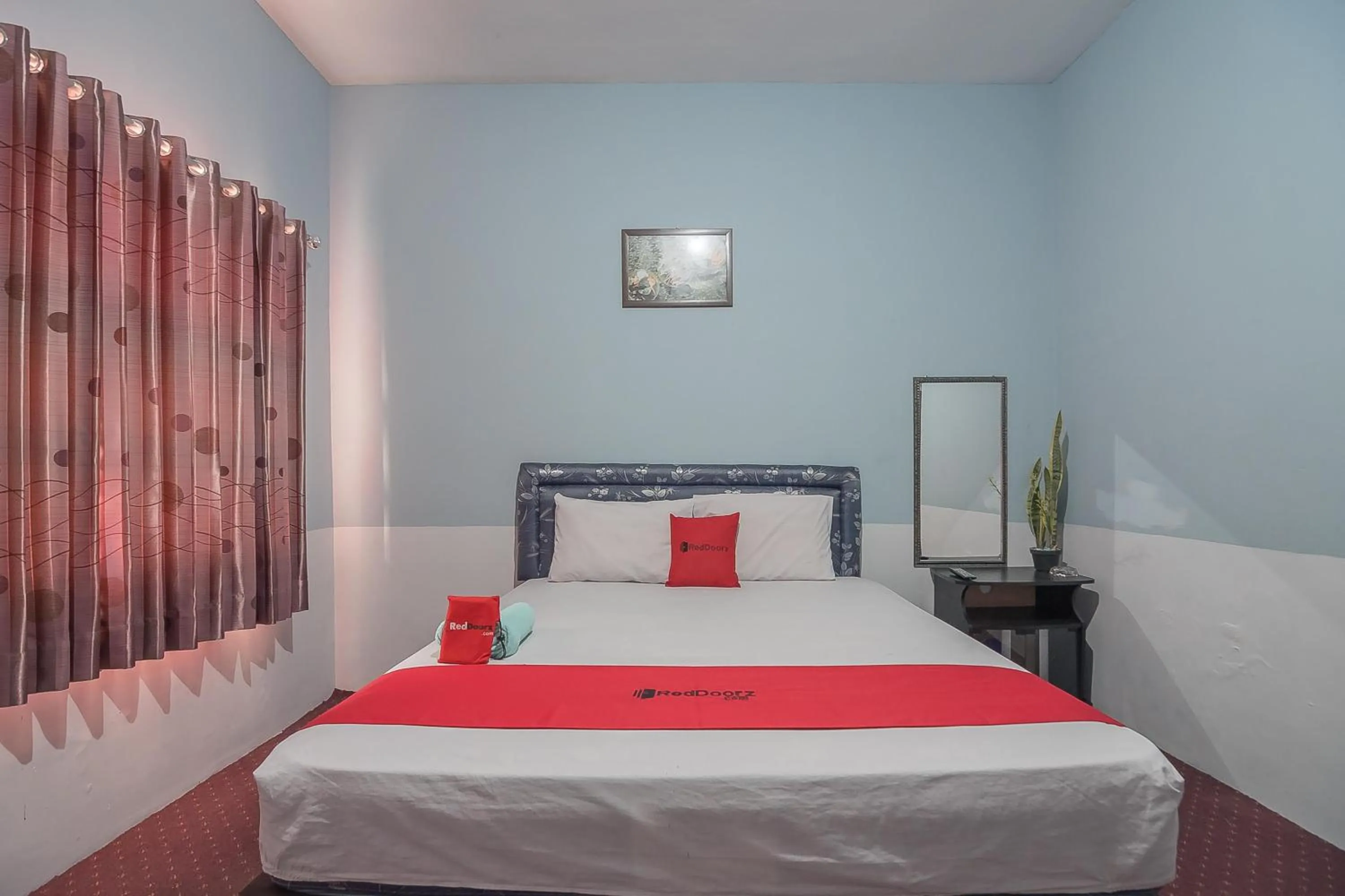 Bedroom, Bed in RedDoorz near Happy Farm Ciwidey