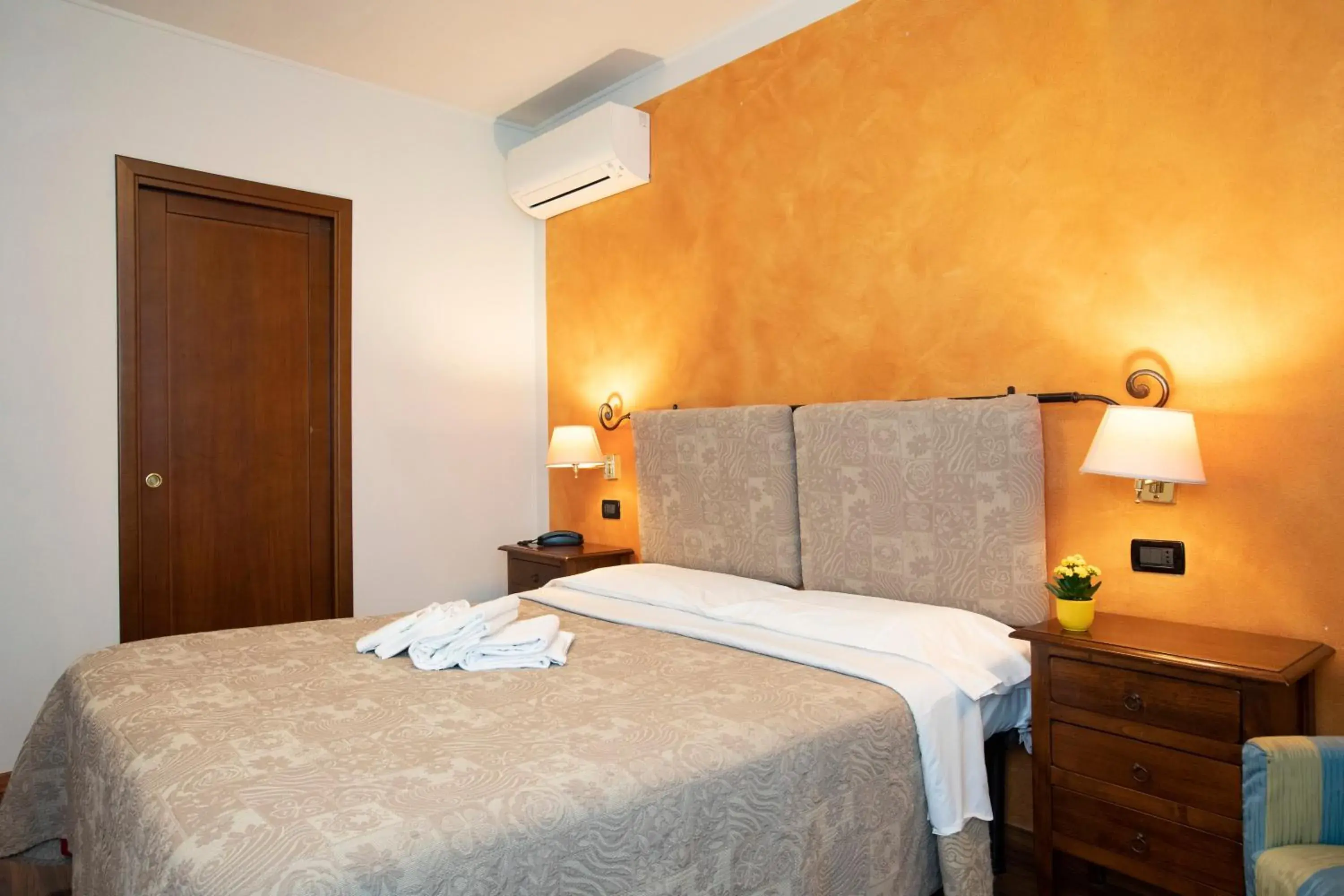 Bed in Hotel Arcobaleno Siena