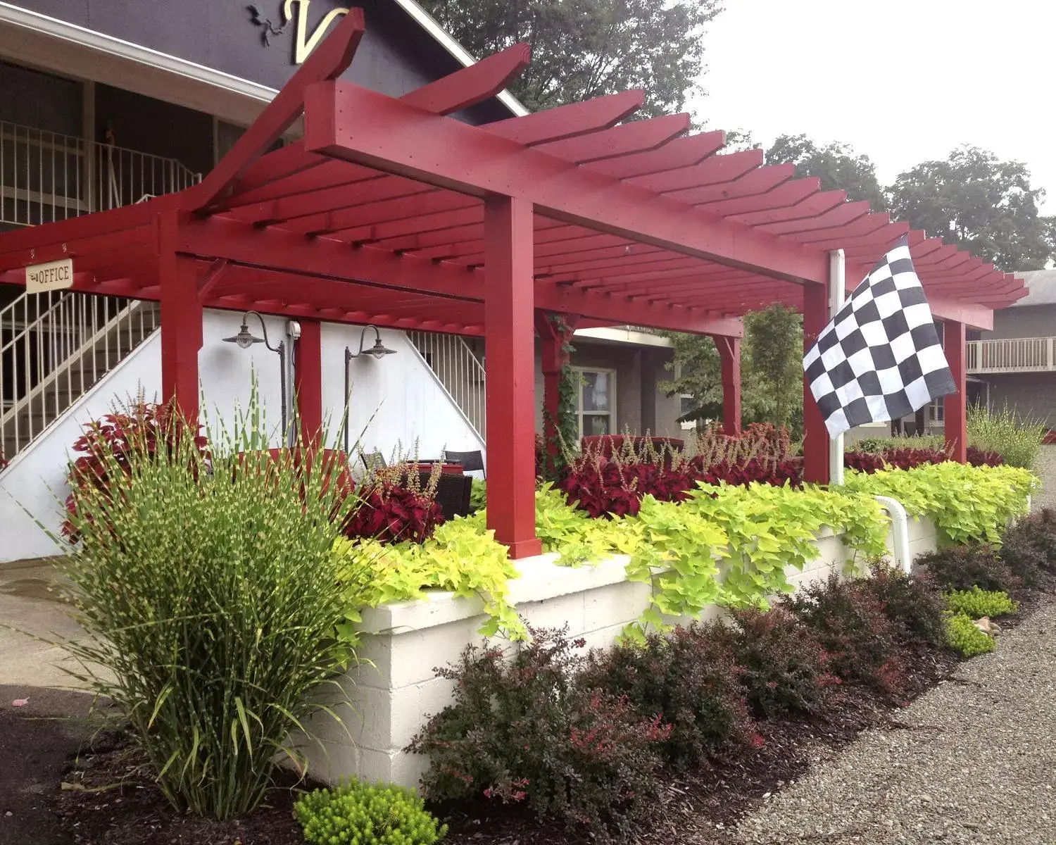 Facade/entrance, Property Building in Vinehurst Inn & Suites