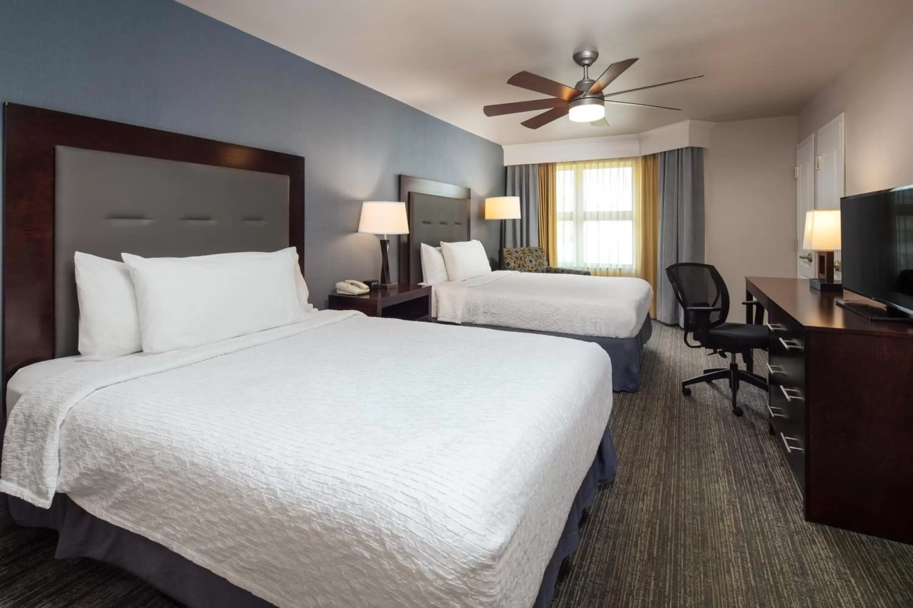 Bed in Homewood Suites by Hilton Fairfield-Napa Valley Area