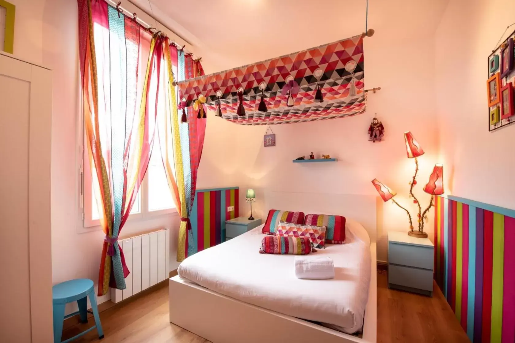 Double Room with Private Bathroom and Shared Toilets in VILLA ZENITH Hostel - LA MAISON Double Room with Private Bathroom and Shared Toilets in VILLA ZENITH Hostel - LA MAISON