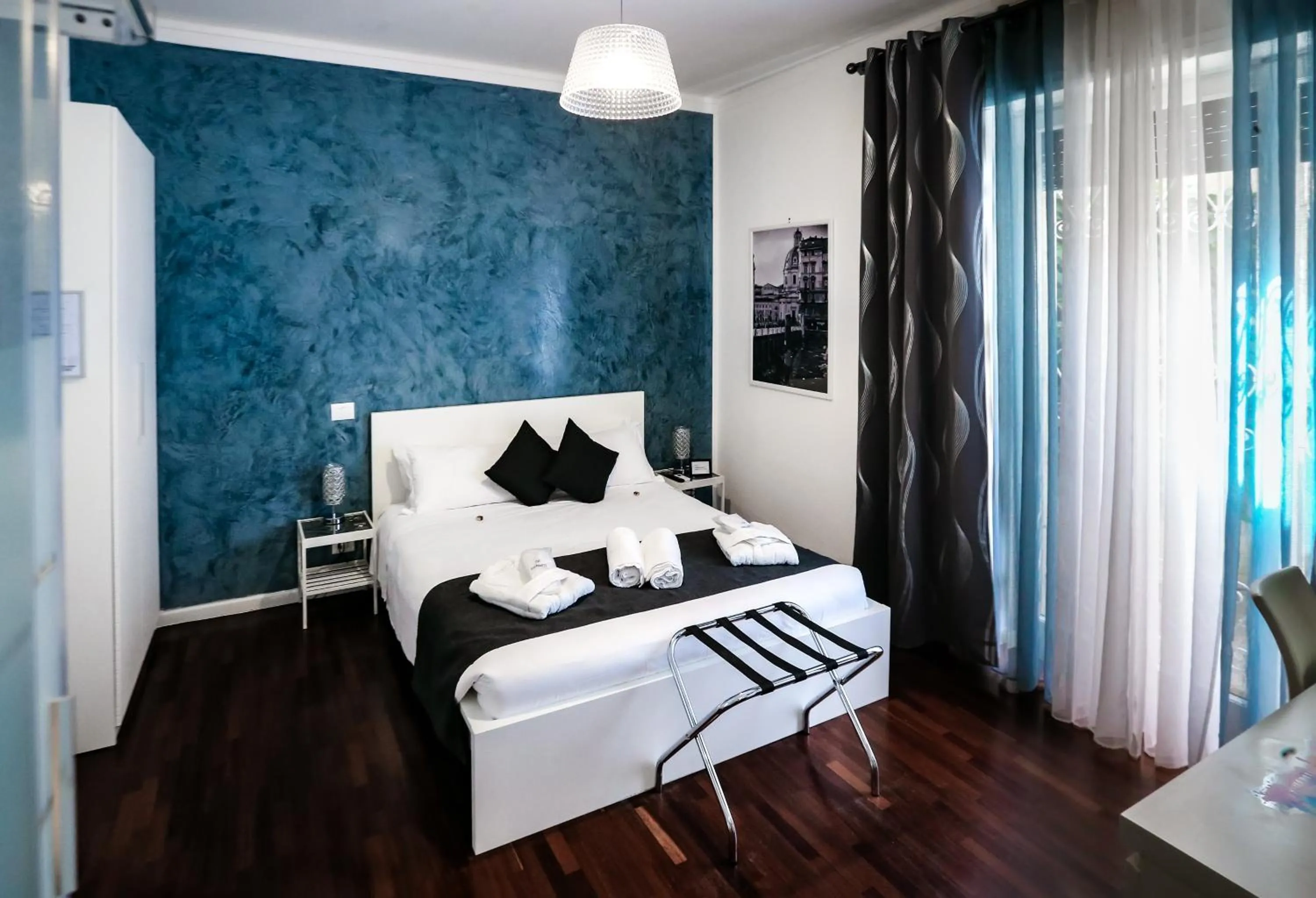 Photo of the whole room, Bed in Relais Circo Massimo