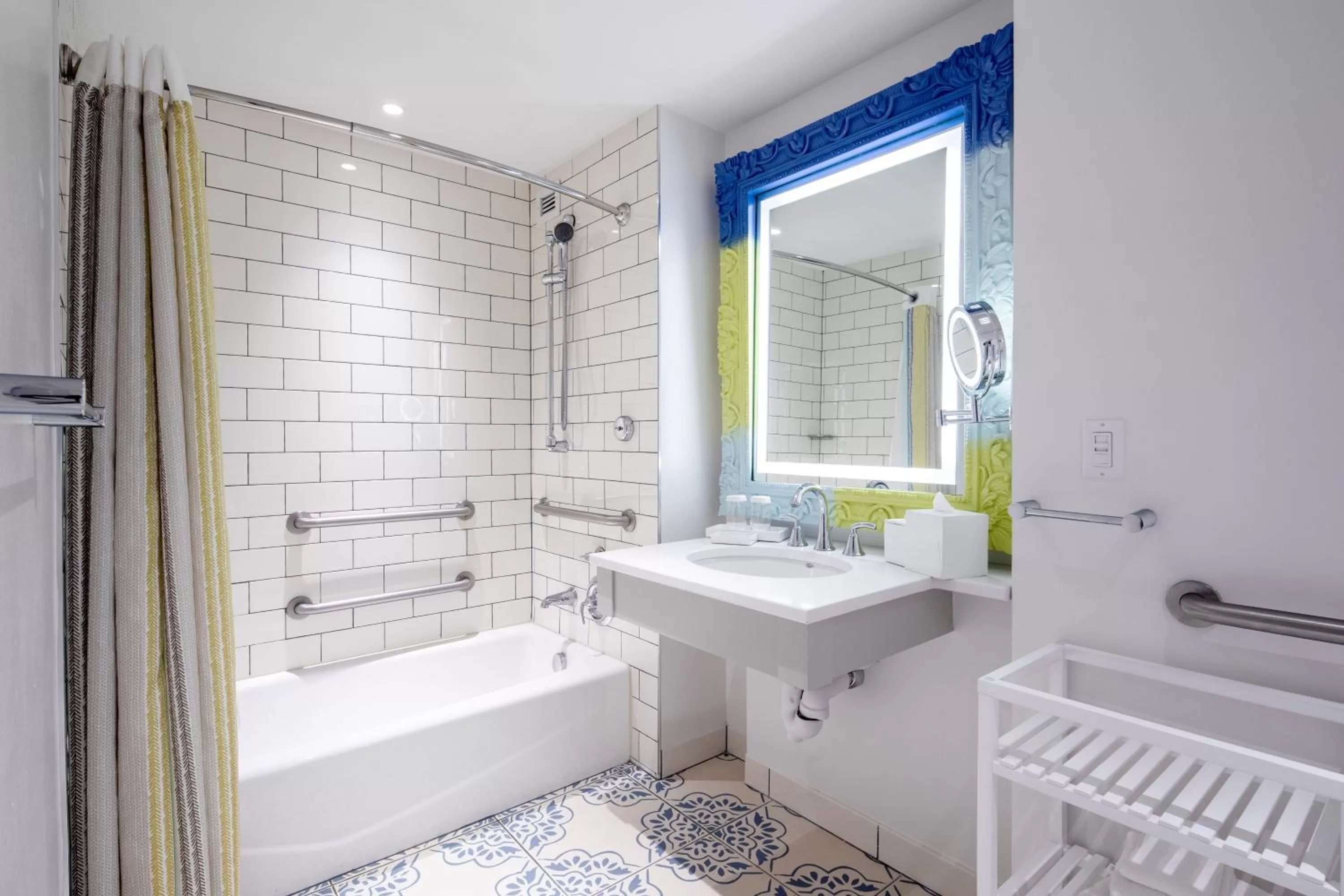 Bathroom in Universal's Loews Sapphire Falls Resort