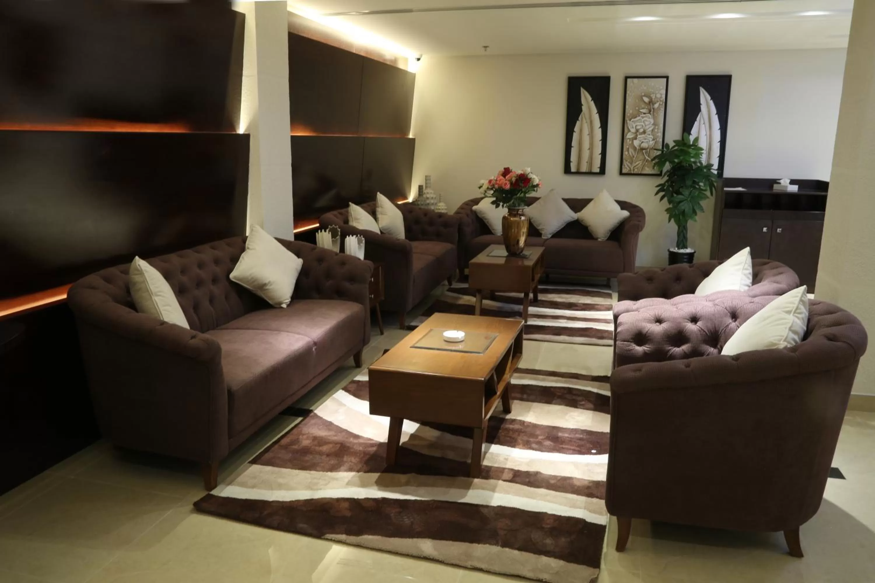 Evening entertainment in Meshal Hotel