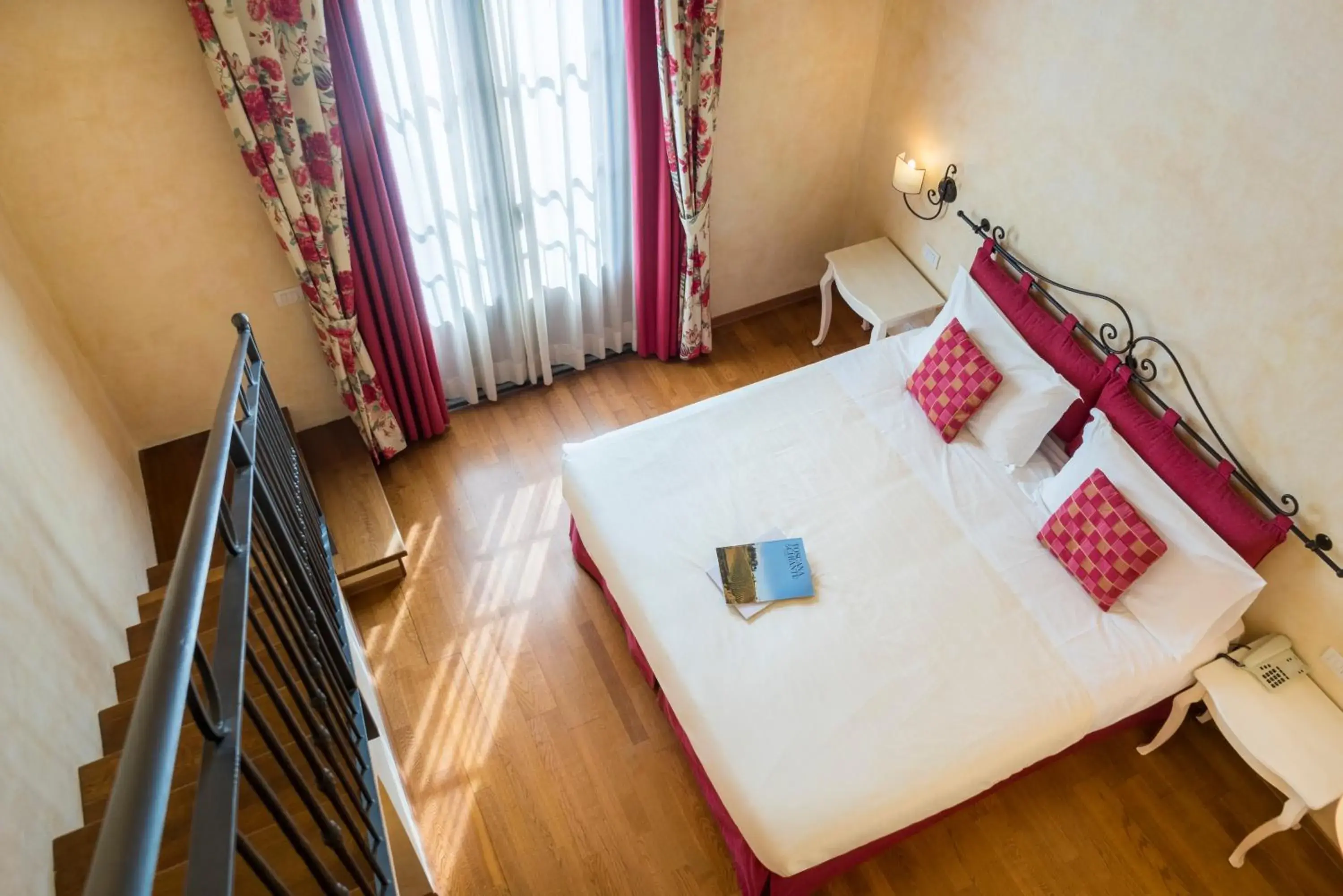Bed in Hotel Borgo Di Cortefreda