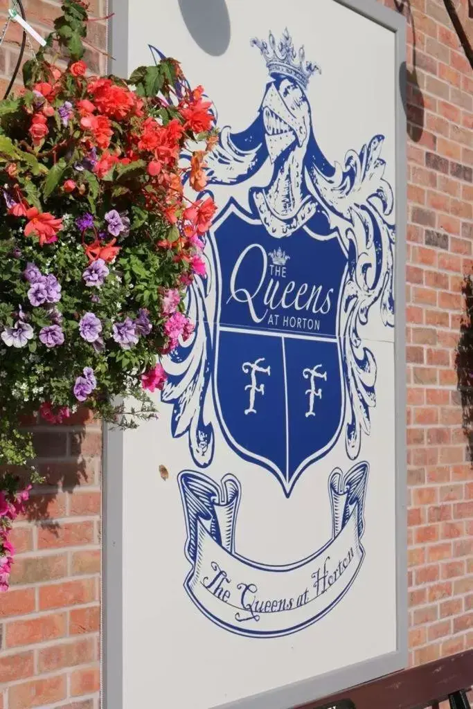 Property Logo/Sign in The Queens At Horton