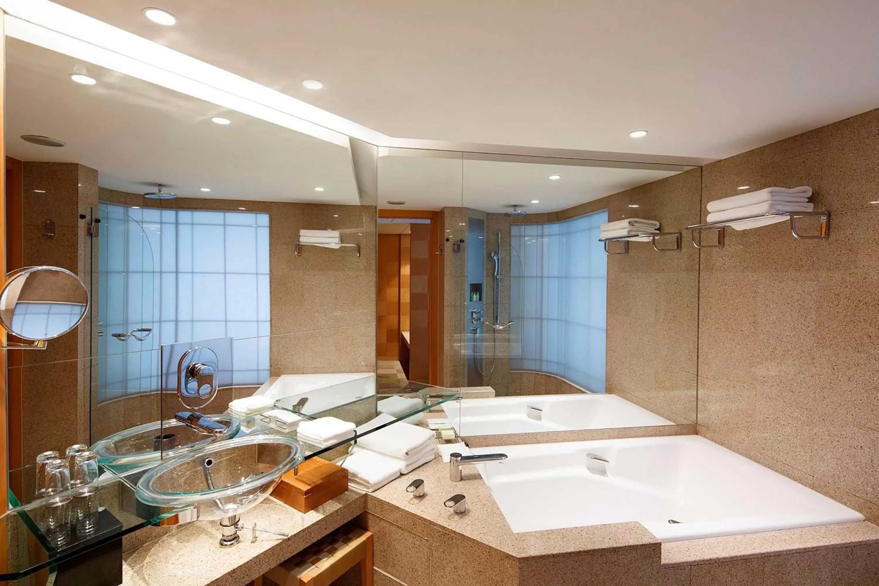 Shower, Bathroom in Grand Hyatt Fukuoka