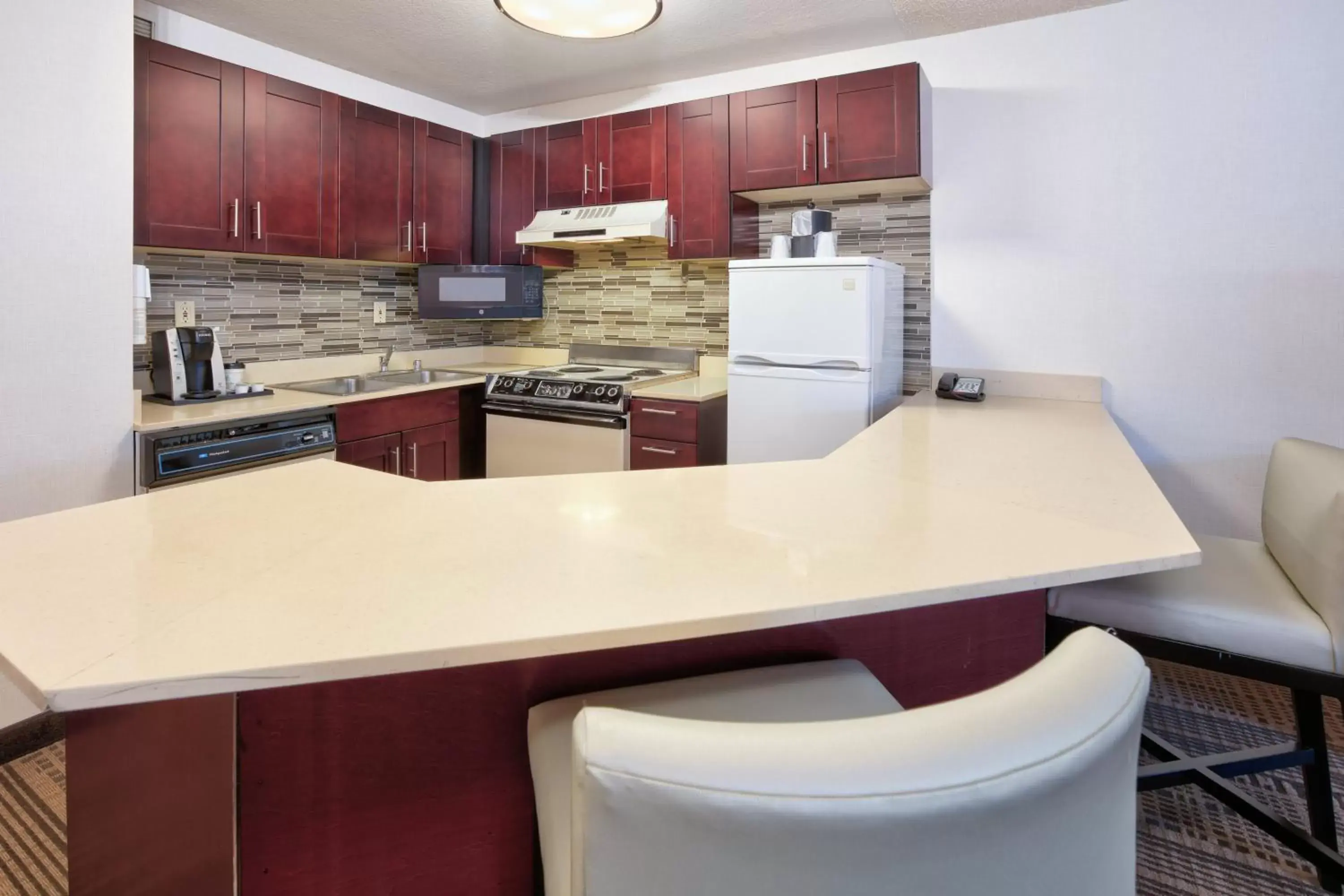 Photo of the whole room, Kitchen/Kitchenette in Holiday Inn & Suites Santa Maria, an IHG Hotel