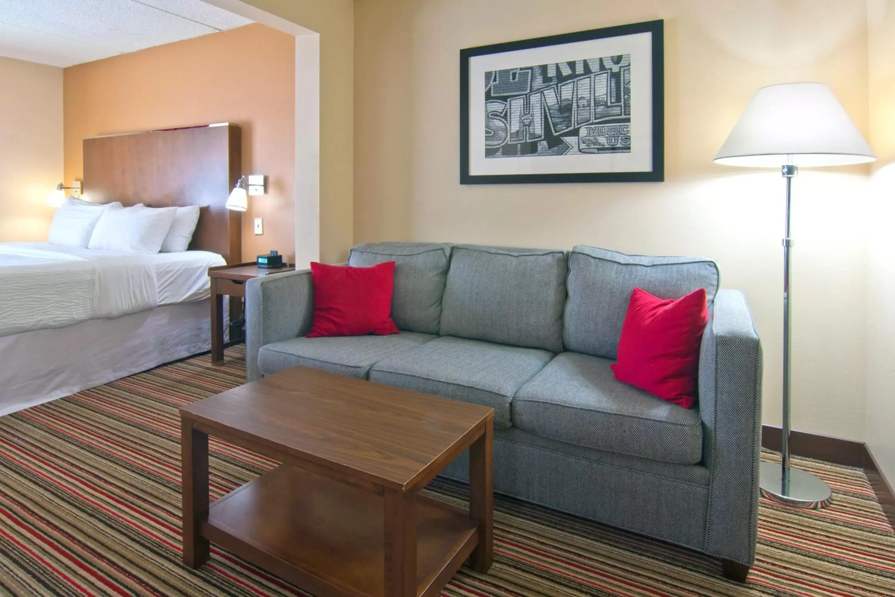 Photo of the whole room, Seating Area in Four Points by Sheraton Nashville Airport