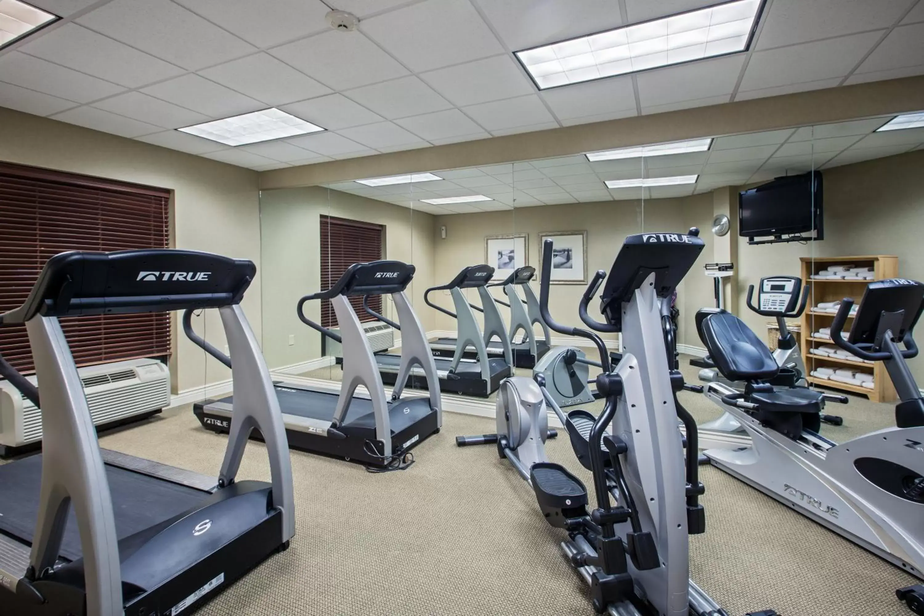 Spa and wellness centre/facilities, Fitness Center/Facilities in Holiday Inn Express Hotel & Suites Jackson - Flowood, an IHG Hotel