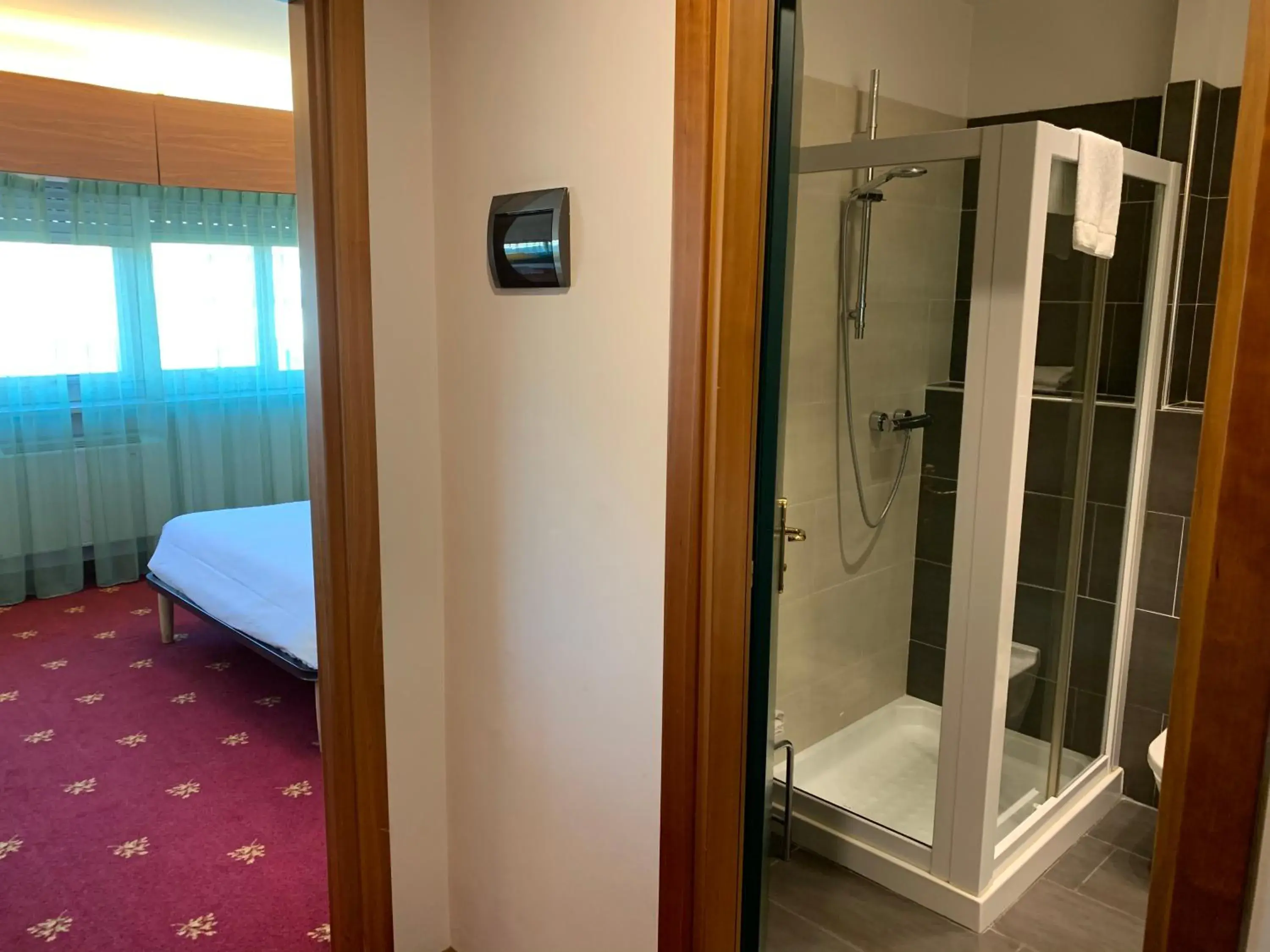 Shower in Hotel Cristallo