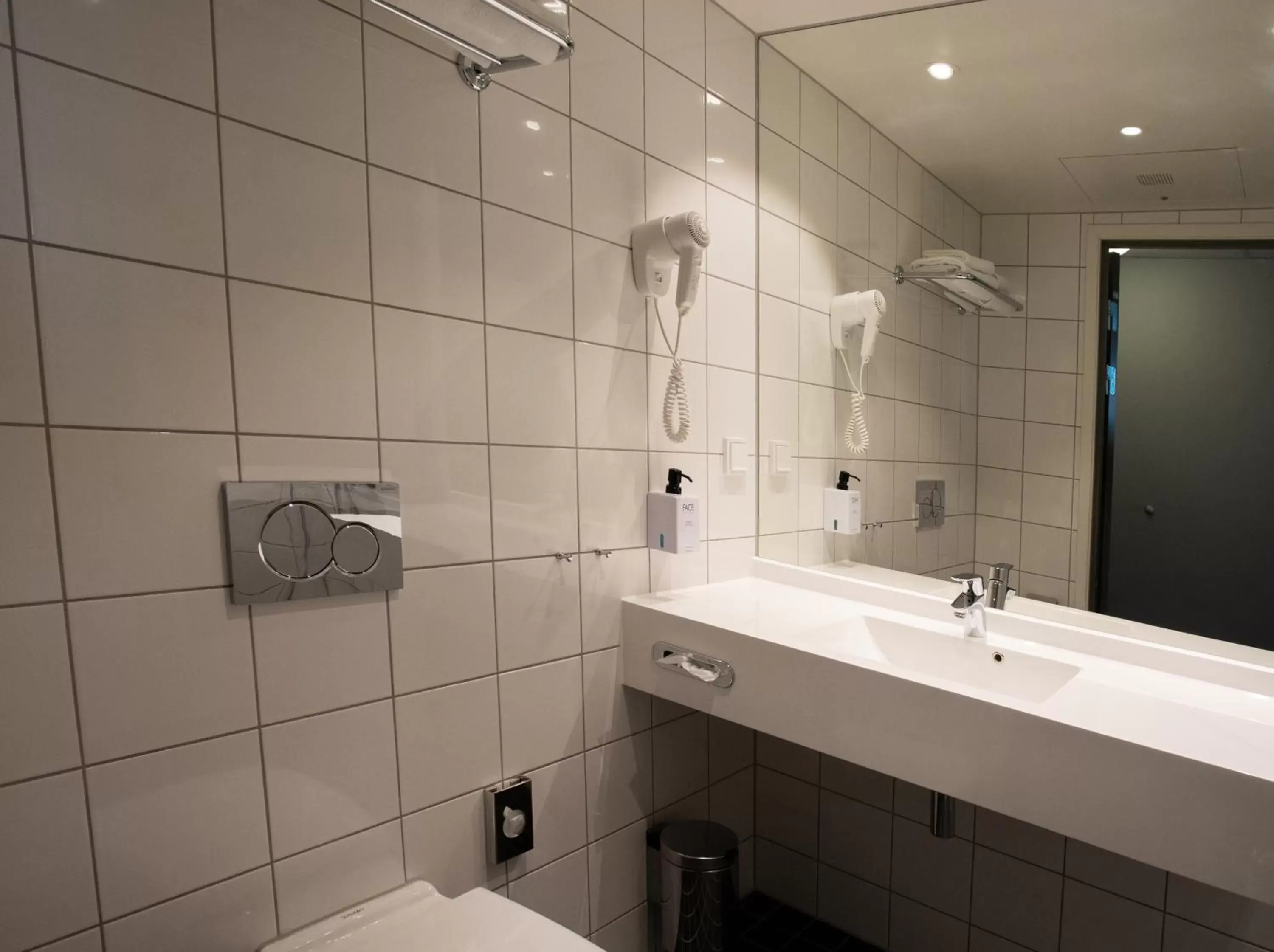 Bathroom in Scandic Syv Søstre