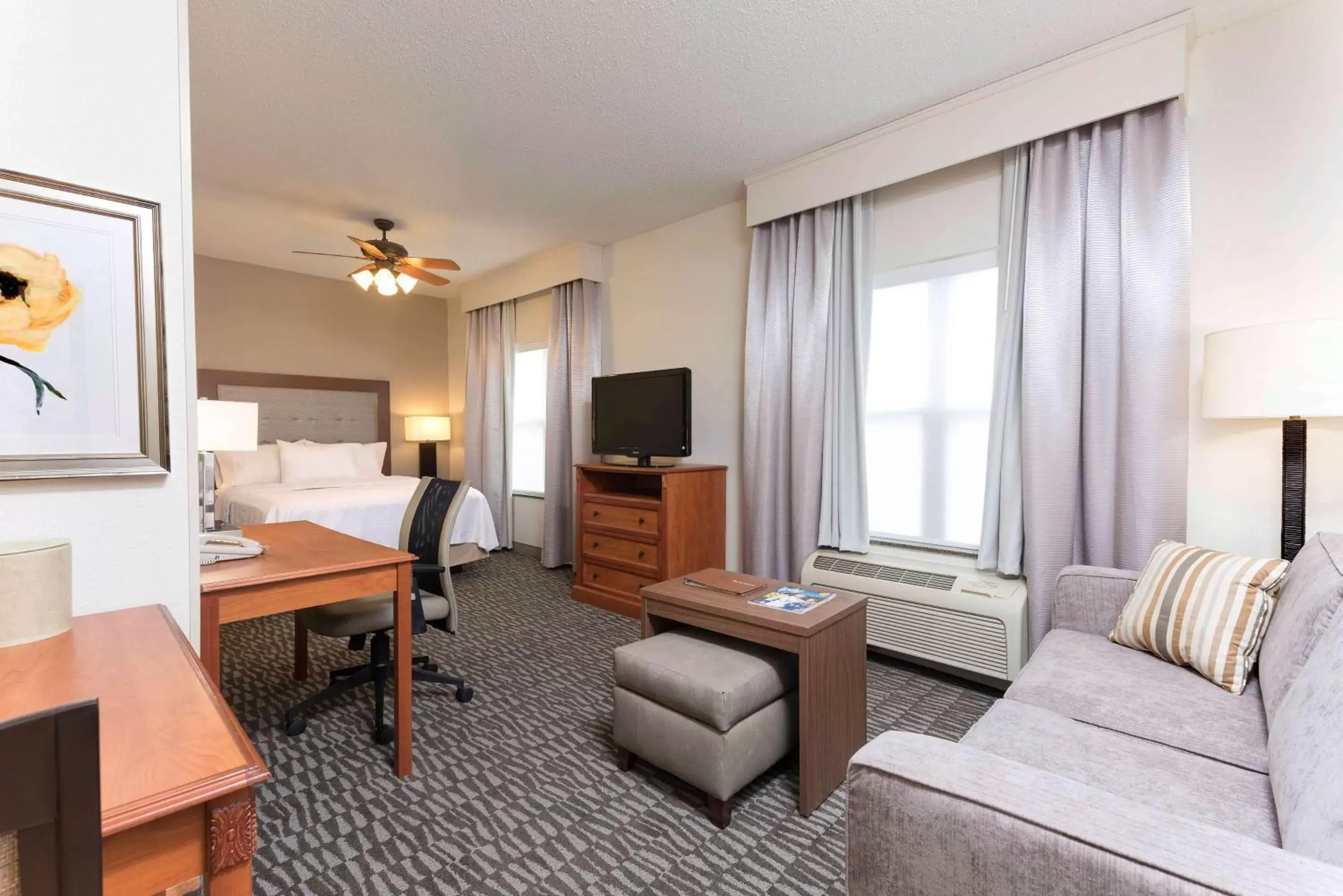 Bedroom, TV/Entertainment Center in Homewood Suites by Hilton Indianapolis Airport / Plainfield