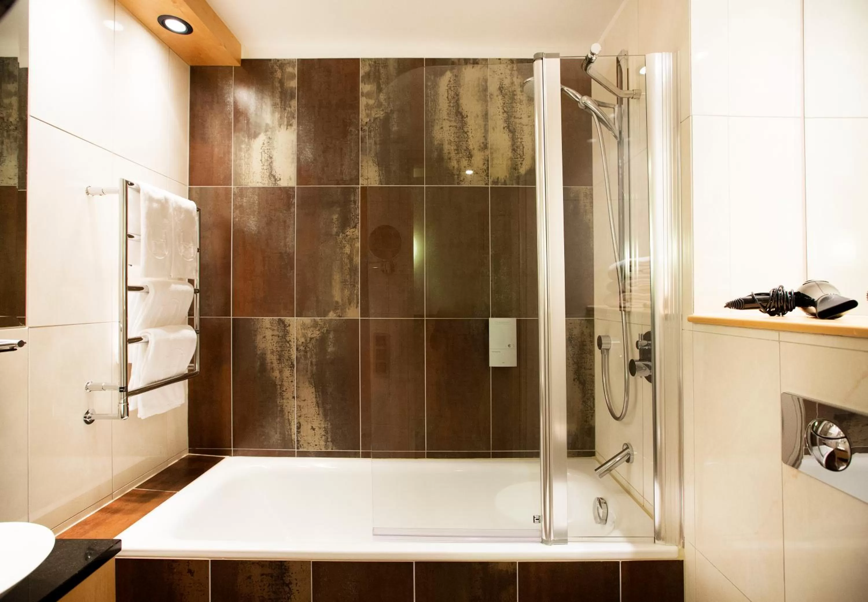 Bathroom in Hotel Lundia