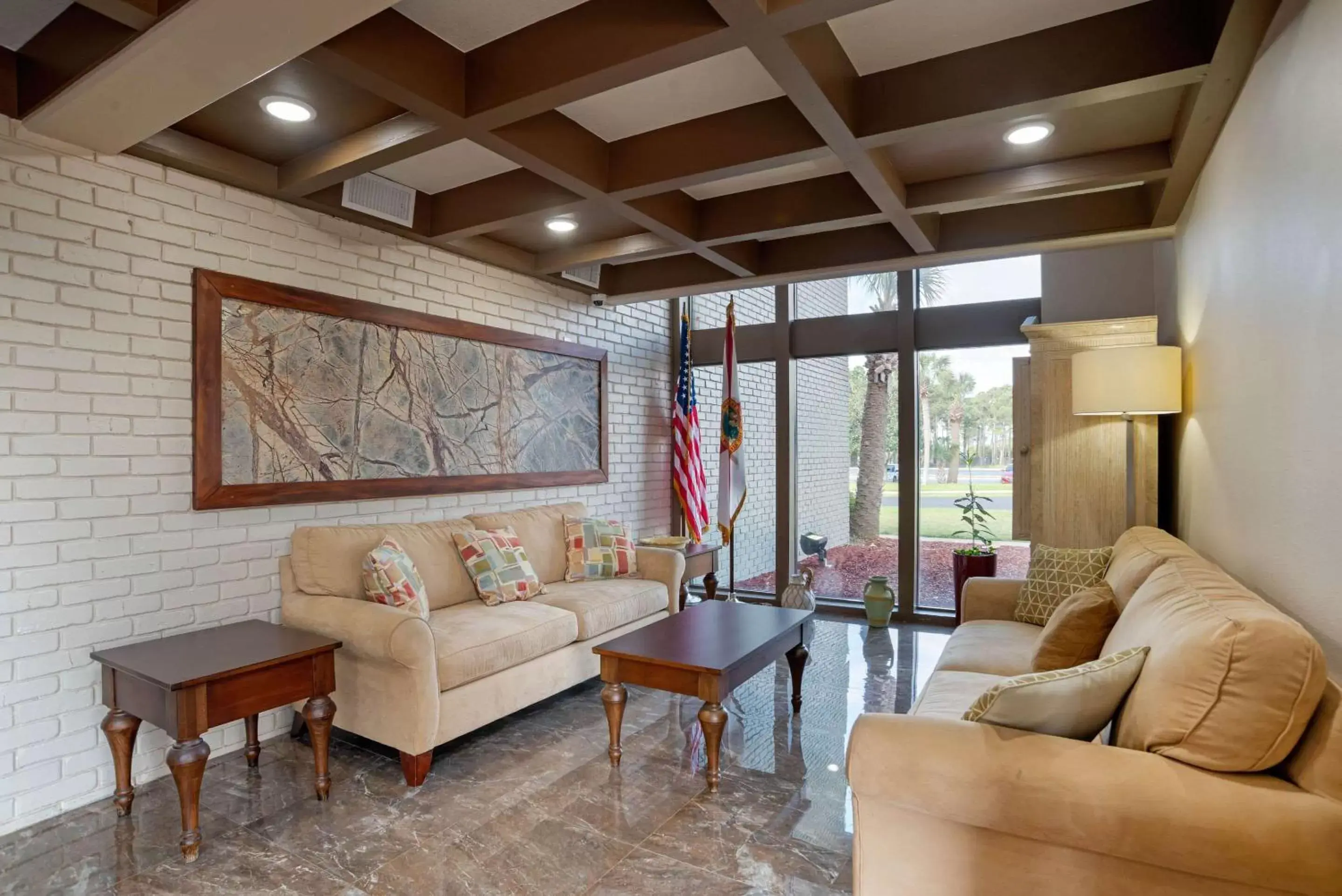 Lobby or reception, Seating Area in Quality Inn