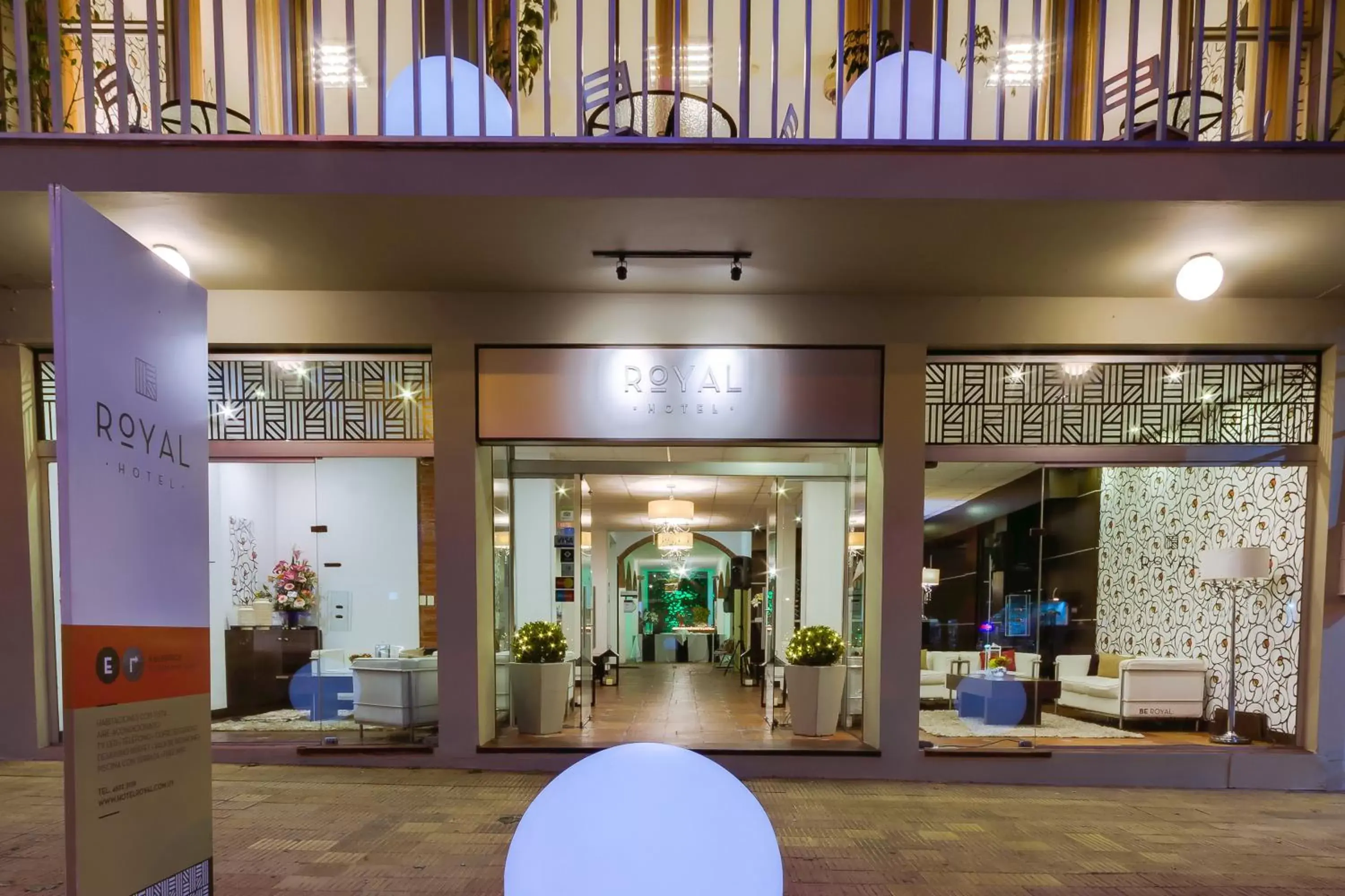 Facade/entrance in Hotel Royal