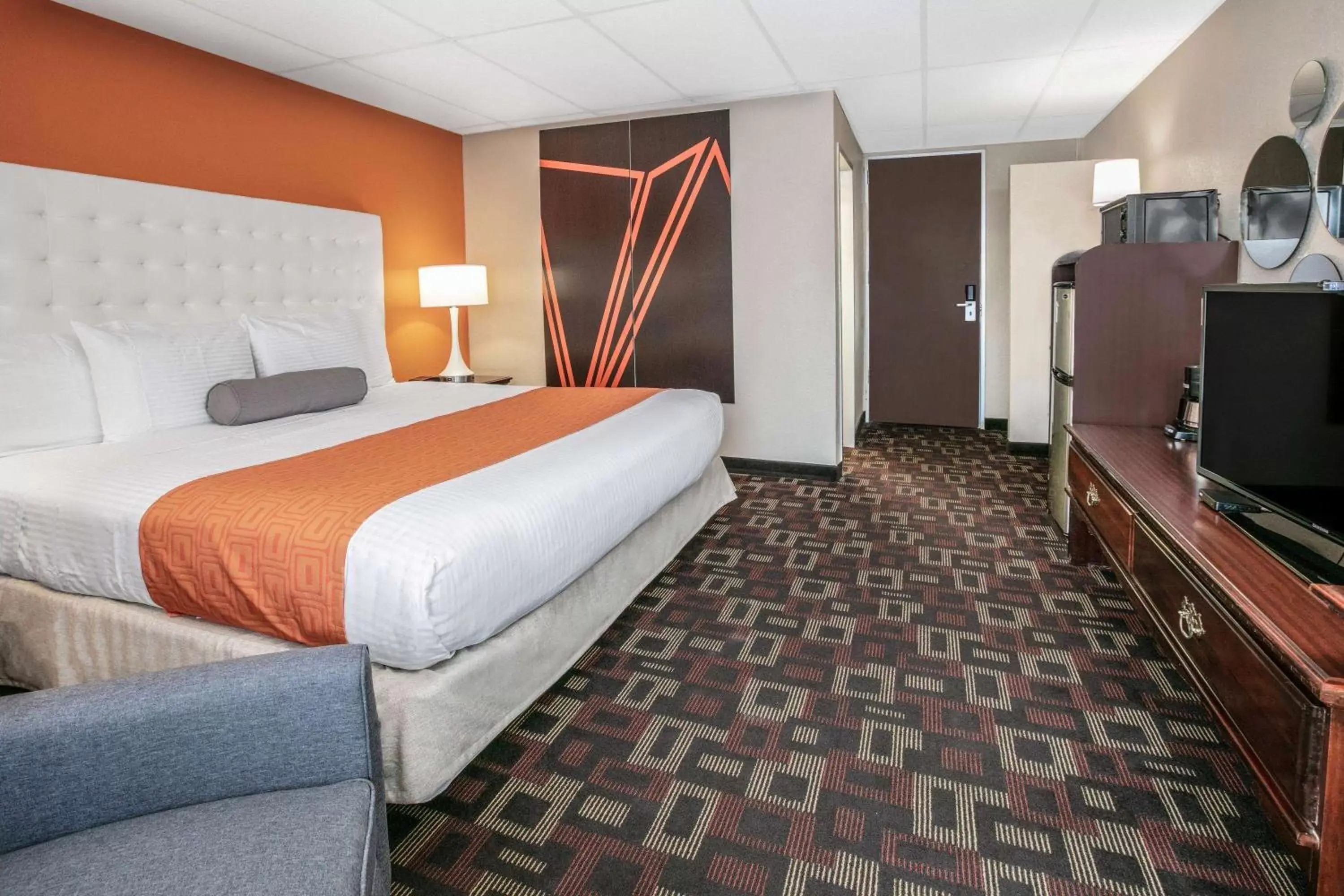 Photo of the whole room, Bed in Howard Johnson by Wyndham Oklahoma City OKC Airport, Fairgrounds, I40 Photo of the whole room, Bed in Howard Johnson by Wyndham Oklahoma City OKC Airport, Fairgrounds, I40