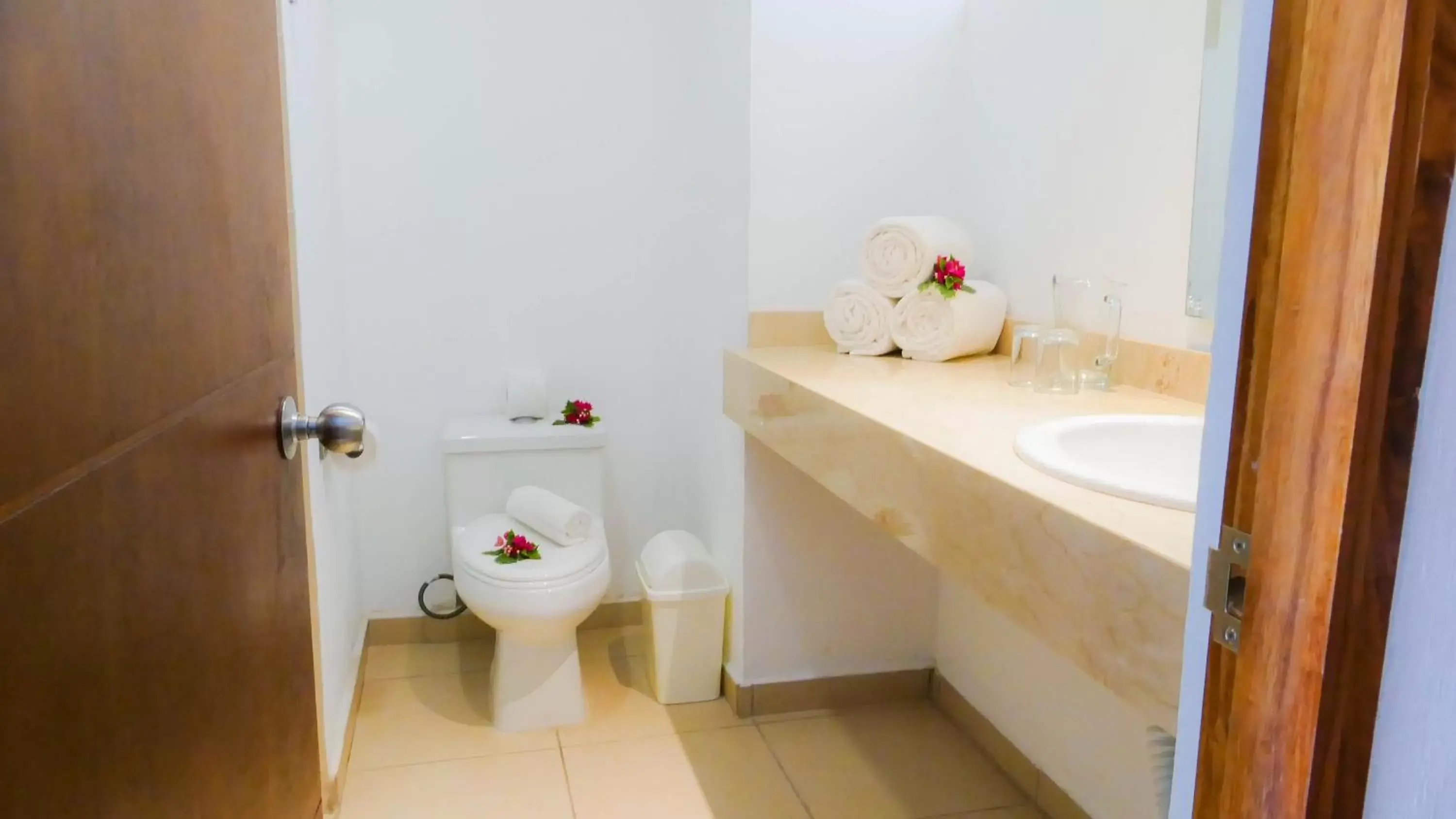 Bathroom in Costa Alegre Hotel & Suites